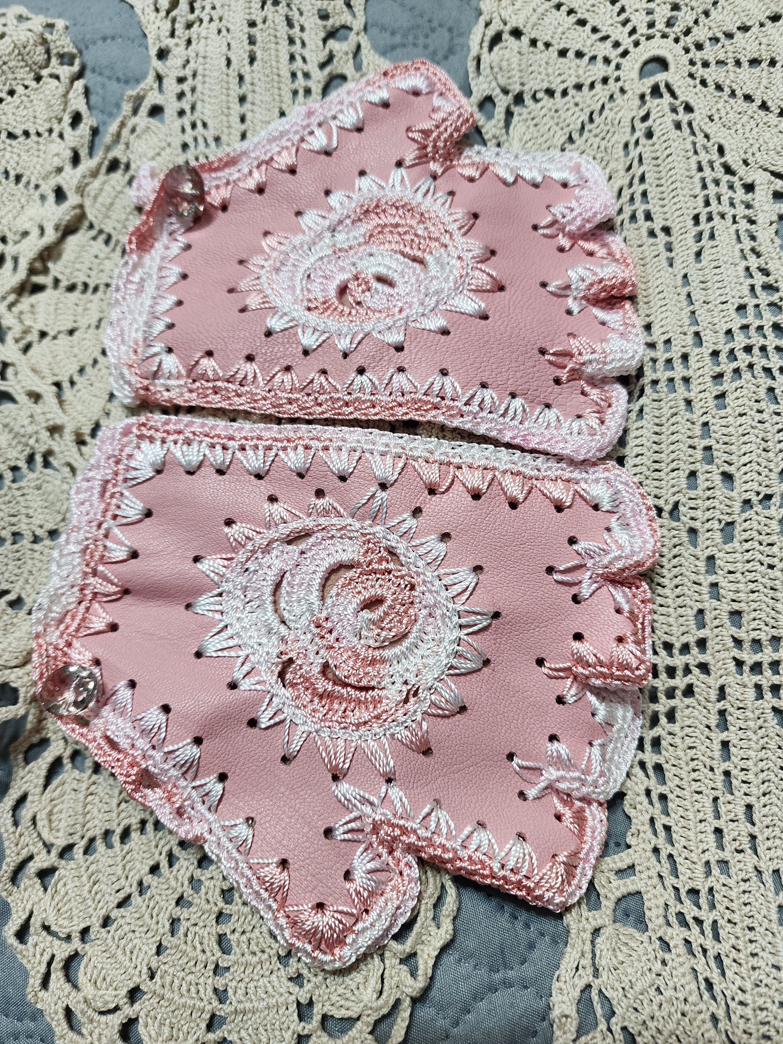 Genuine Leather Leather white and pink fingerless gloves woman Size ONE SIZE - 2 Thumbnail