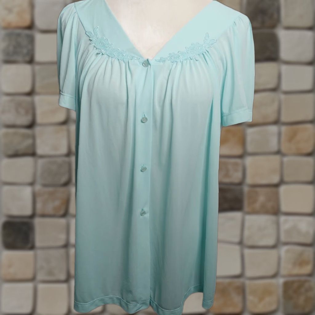 Vintage Colette by Miss Elaine Sleep Shirt Womens M Floral Button Up Nylon Light Blue Sleepshirt 100% Nylon V-Neck Short Sleeve Size M / US 6-8 / IT 42-44 - 1 Thumbnail