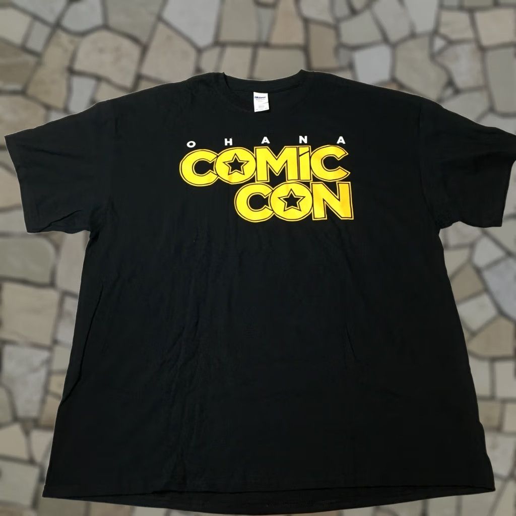 Gildan Comic con ohana 2XL tee black graphic shirt Unisex Adults 2XL Black Comics Size US XXL / EU 58 / 5 - 1 Thumbnail