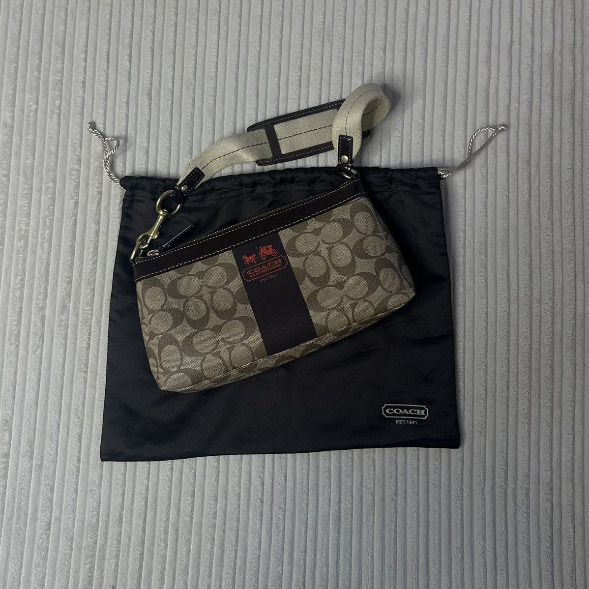 Coach *rare* 2007 coach bag barely used! Size ONE SIZE - 1 Thumbnail