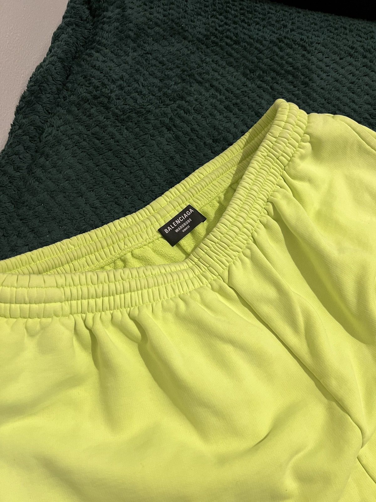 Balenciaga BALENCIAGA BB Corp Track Shorts Neon Yellow Size US 32 / EU 48 - 4 Thumbnail