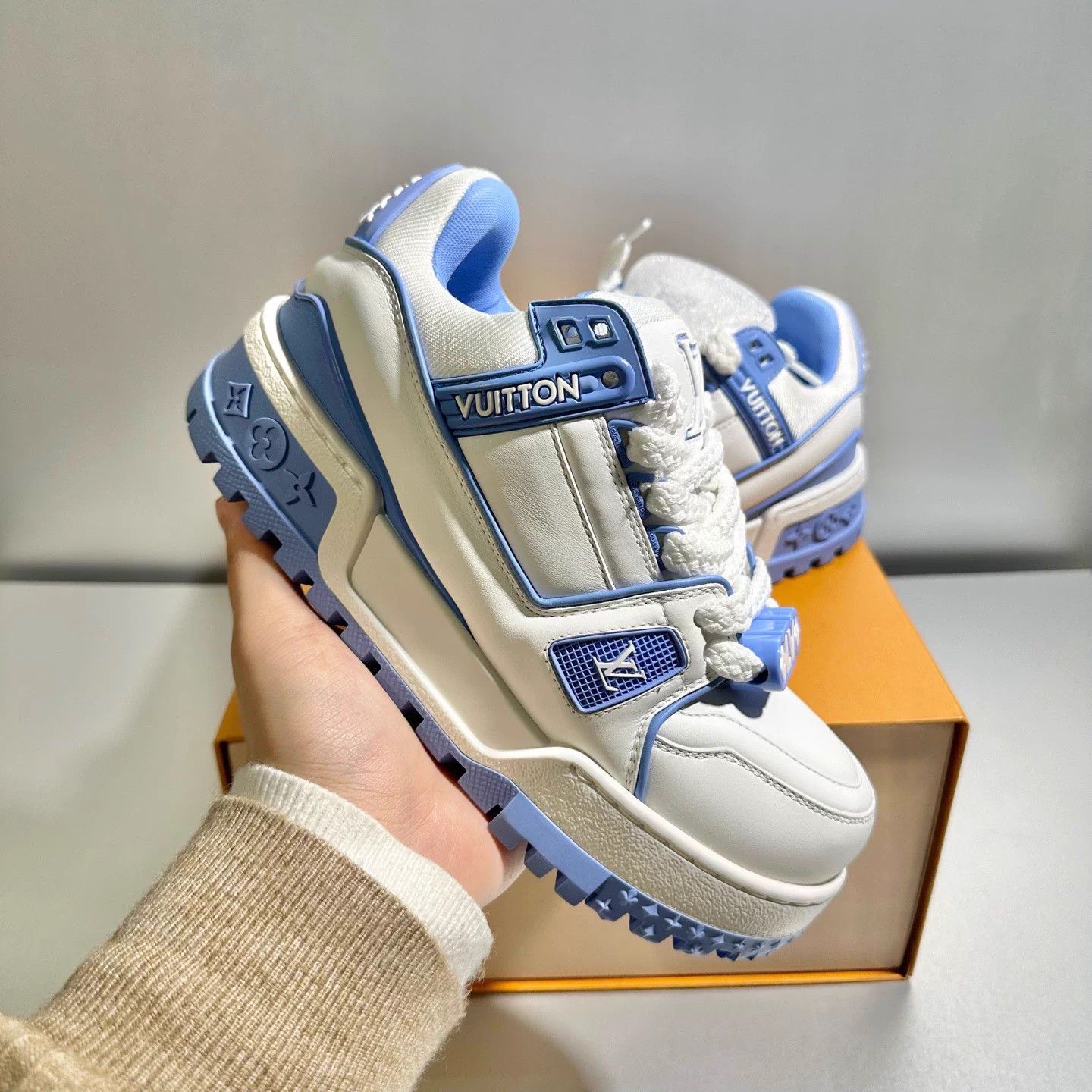 Louis Vuitton Louis Vuitton Trainer White Blue Pangding 36.5 EU new Size US 5.5 / IT 35.5 - 9 Thumbnail