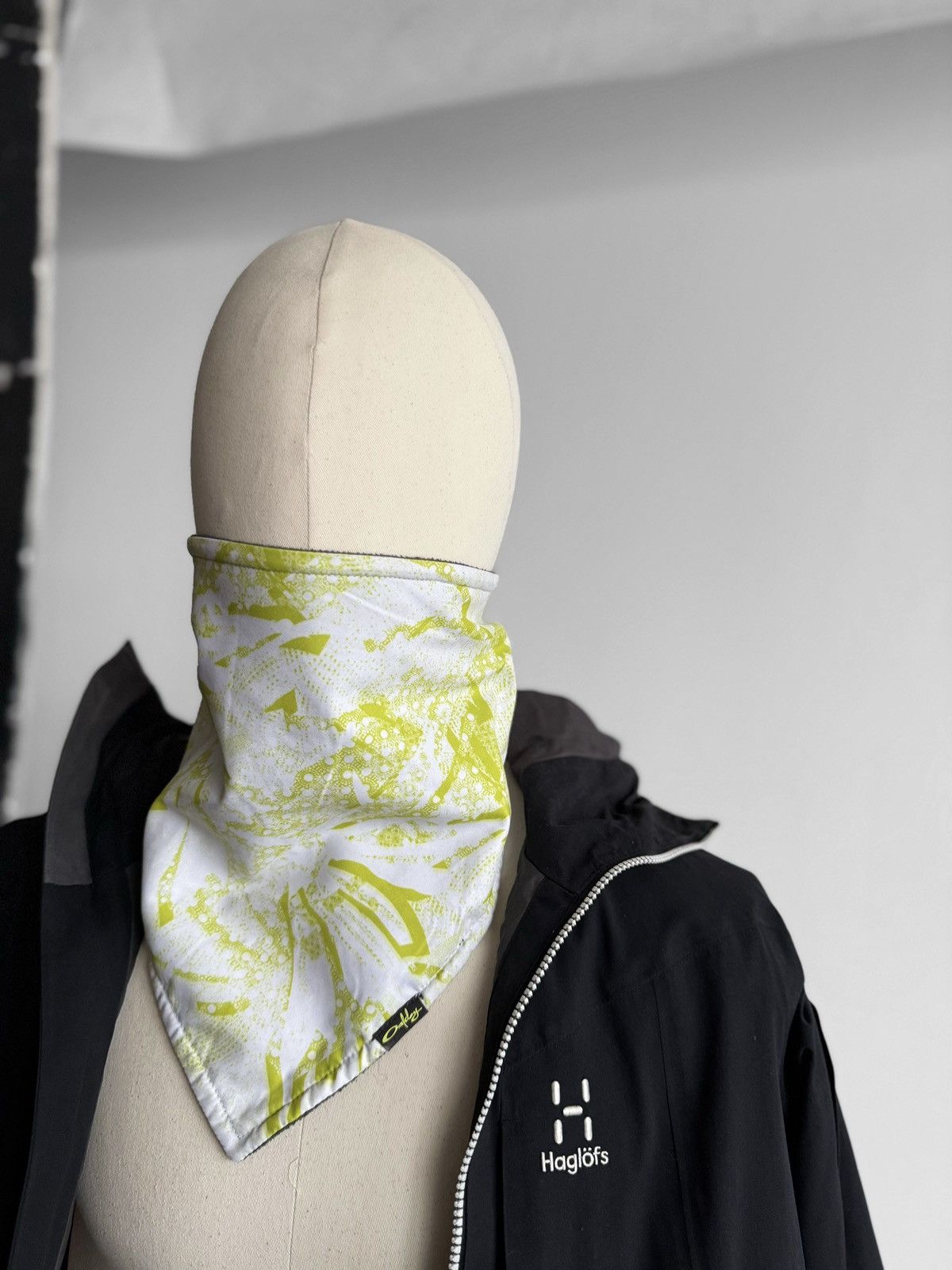 Oakley Oakley Unisex White Lime Fleece Lined Neck Warmer Buff Size ONE SIZE - 1 Thumbnail
