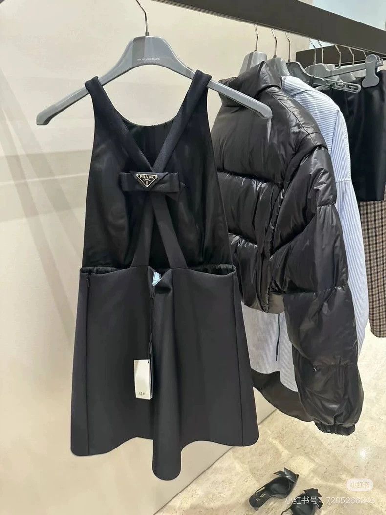 Prada New Prada Black OpenBack Dress with Bow-2506 Size S / US 4 / IT 40 - 7 Thumbnail