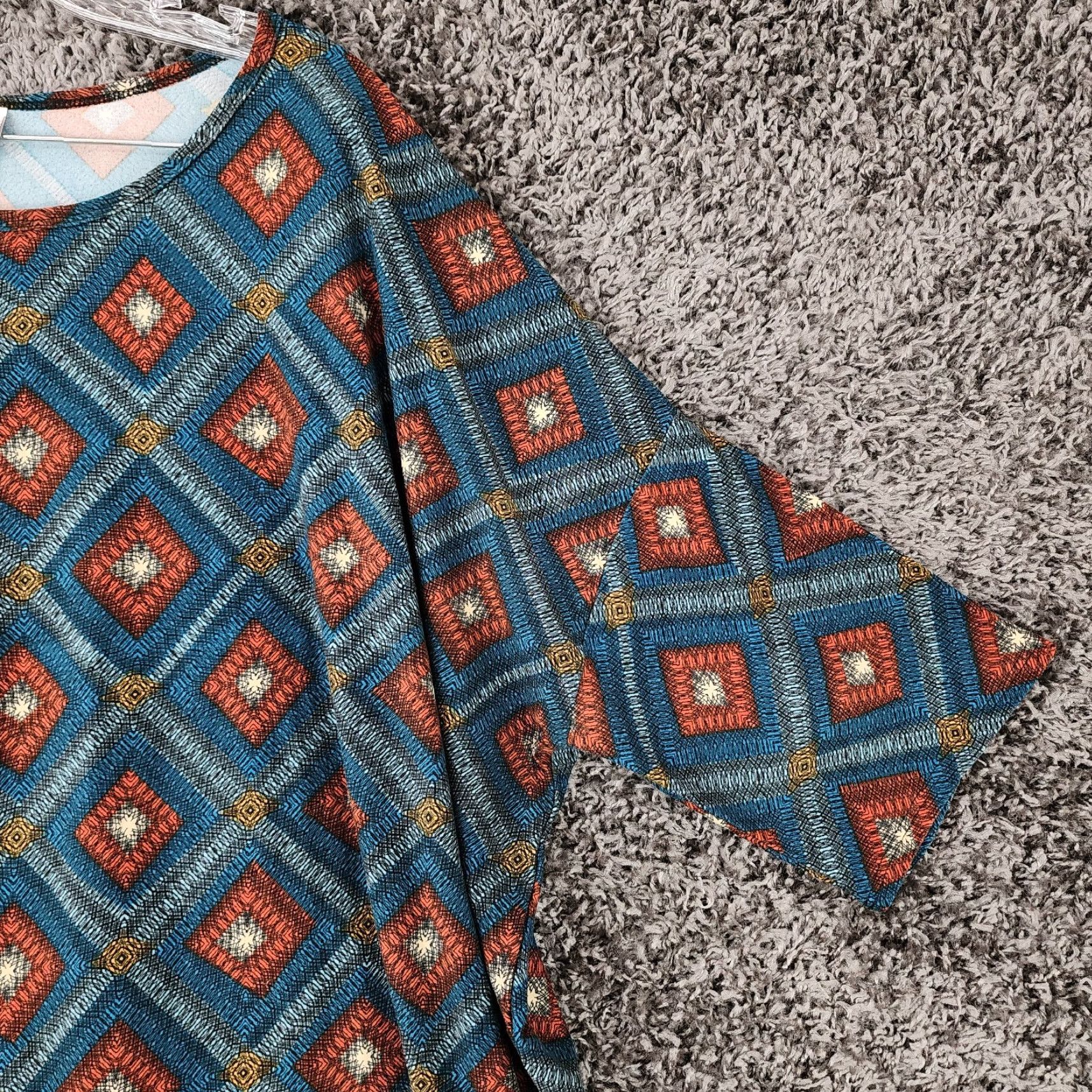Vintage LuLaRoe Womens Blue Geometric Pattern Super Soft Short Sleeve Tee Size XL Size 40" / US 18 - 3 Thumbnail