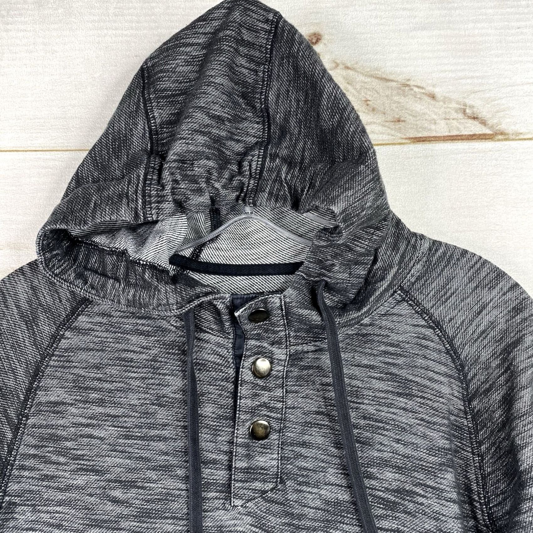 Vintage Helix Hoodie XL Black Distressed Pullover Slim Fit Y2K Mens Shirt) Size US XL / EU 56 / 4 - 2 Thumbnail