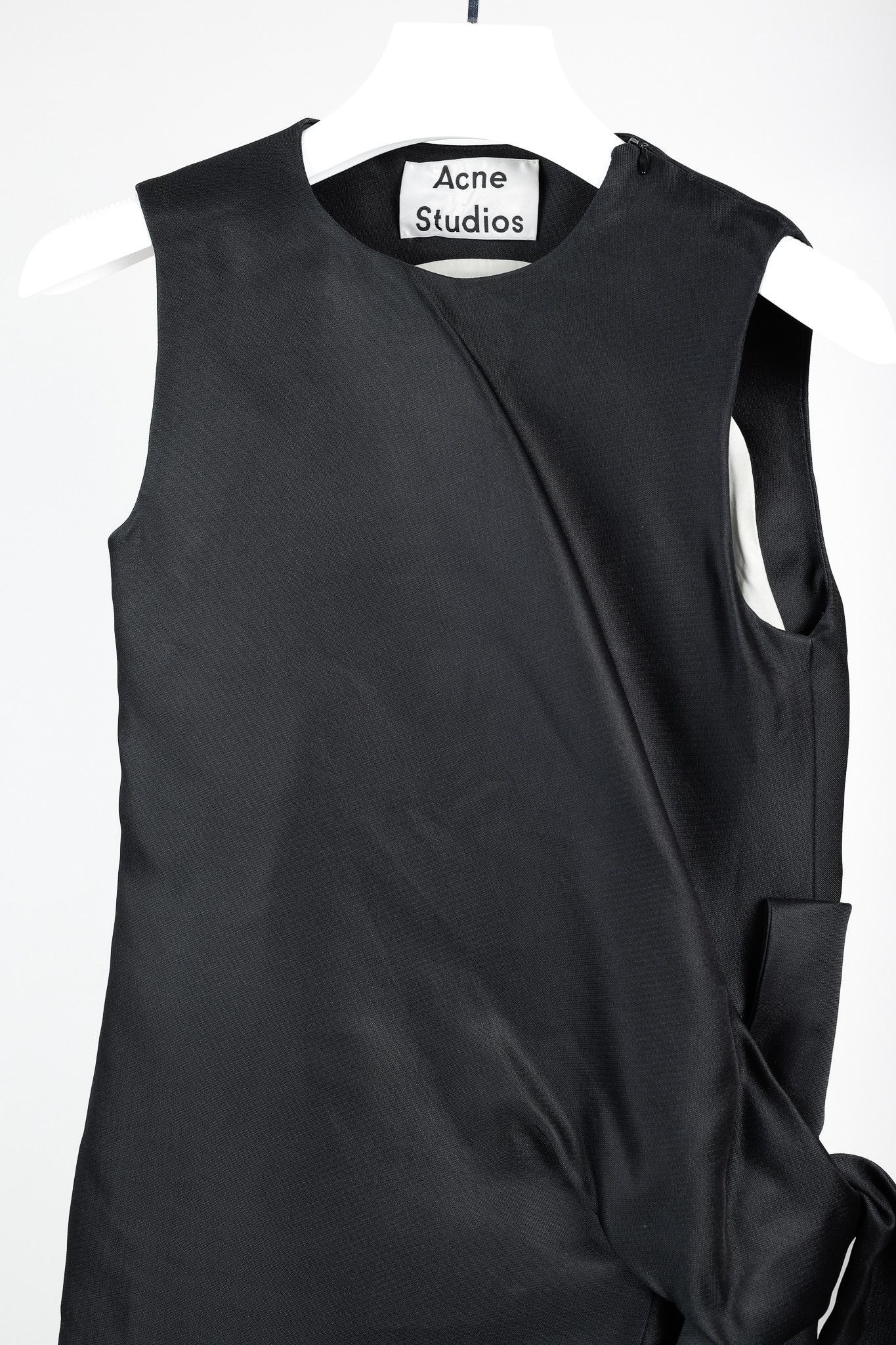 Acne Studios Acne Studios Capron H Silk Black Silk Sleeveless Bow Top Size XS / US 0-2 / IT 36-38 - 3 Thumbnail