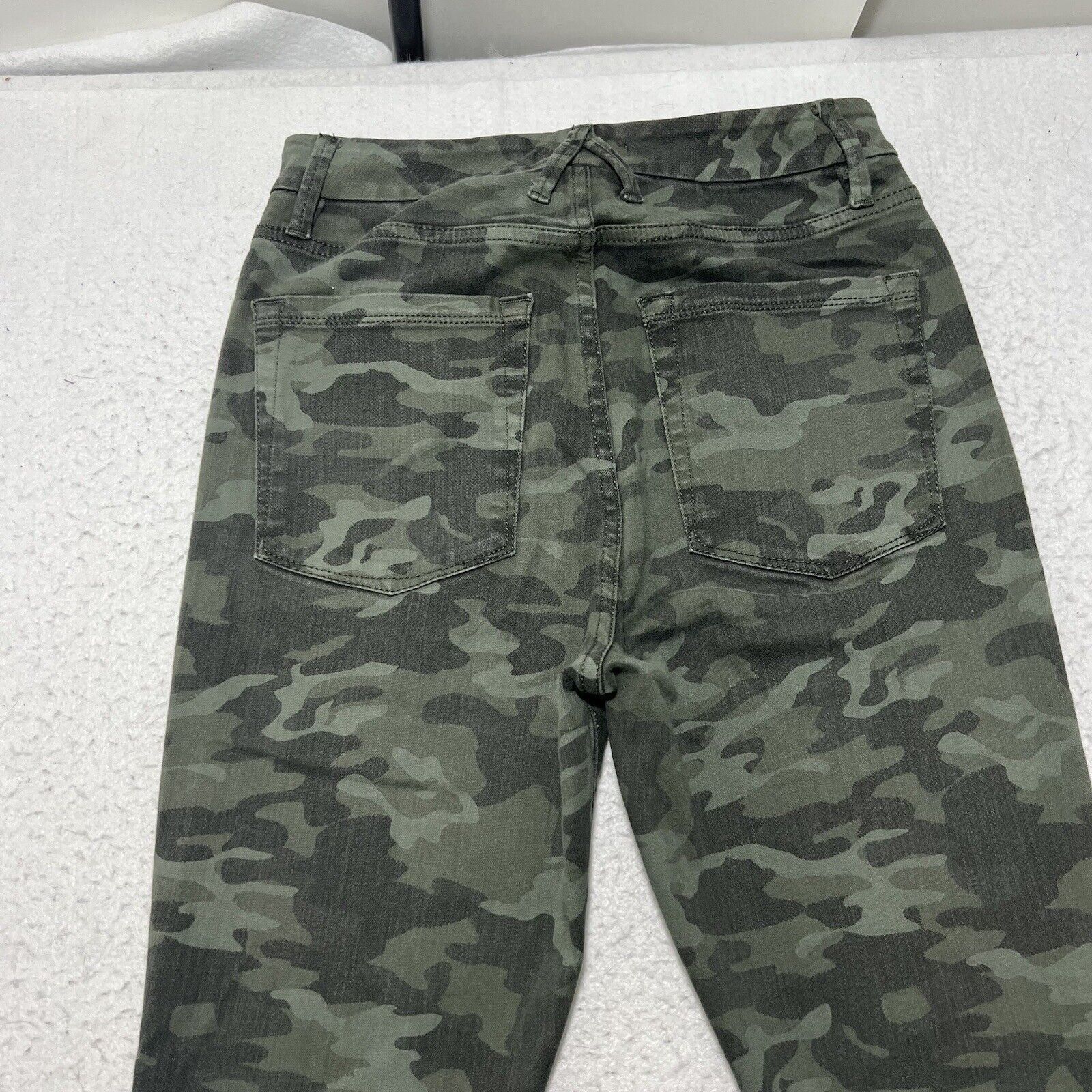 Good American Good American 8 / 29 Good Skinny Leg Camouflage Green Jeans Size 30" / US 8 / IT 44 - 7 Thumbnail
