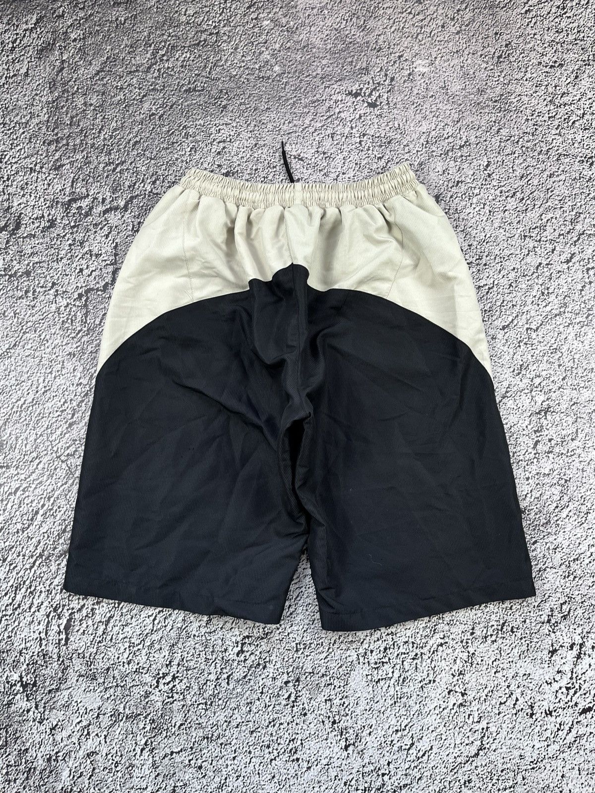 Quicksilver Rare Vintage Quicksilver Big Logo Nylon Shorts Y2K Size US 36 / EU 52 - 5 Thumbnail