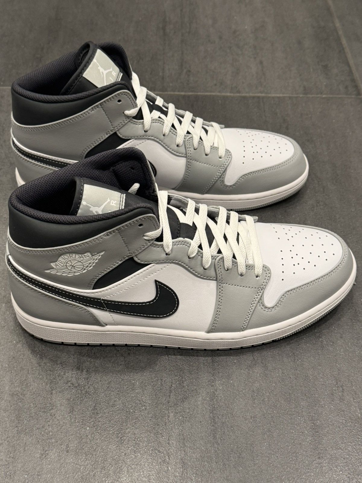 Nike Jordan 1 Mid Light Smoke Grey Size US 13 / EU 46 - 1 Thumbnail