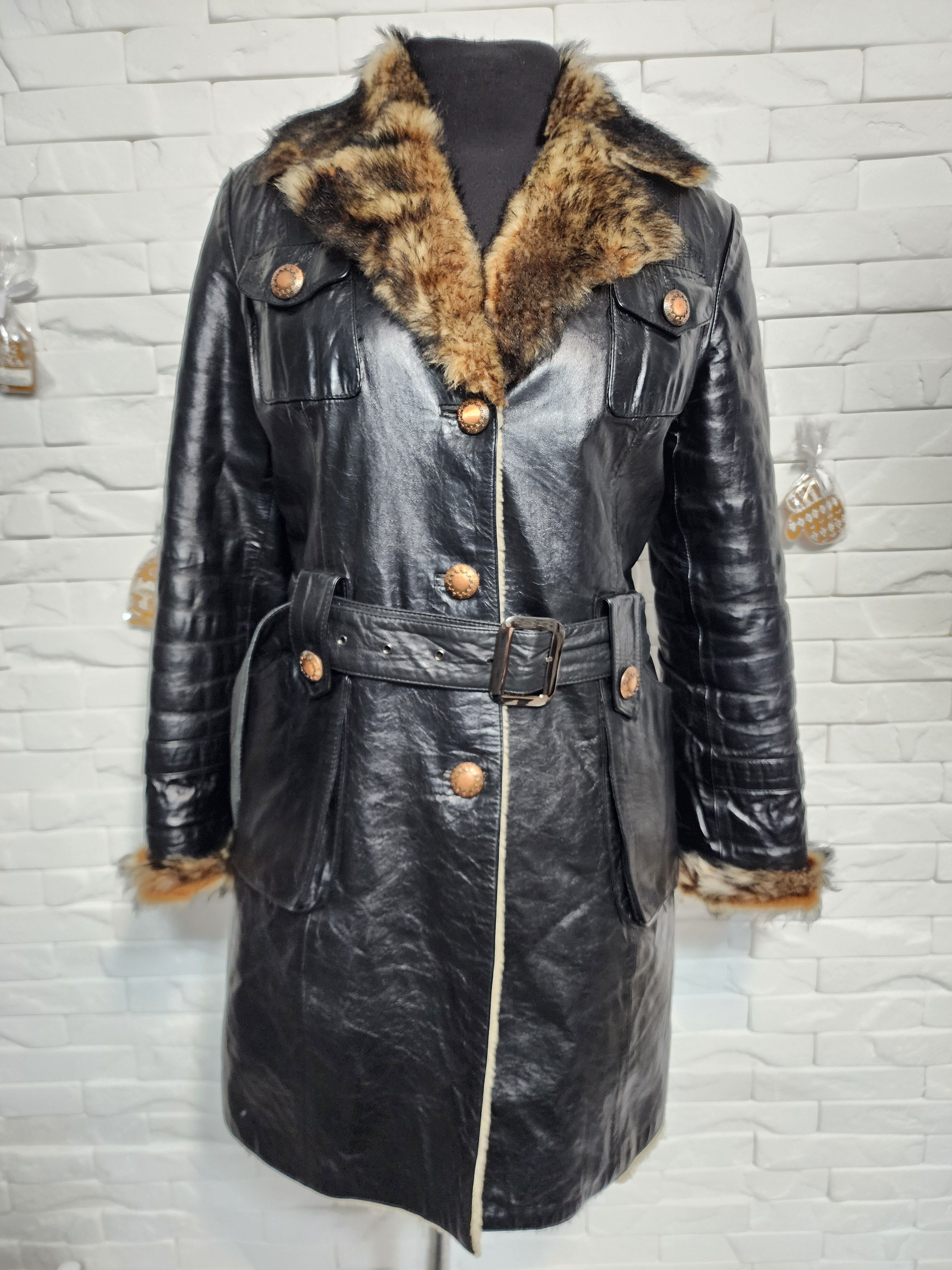 Furla Black Sheepskin Coat: Genuine Fur Jacket, Fur Collar, Belted Size M / US 6-8 / IT 42-44 - 1 Thumbnail
