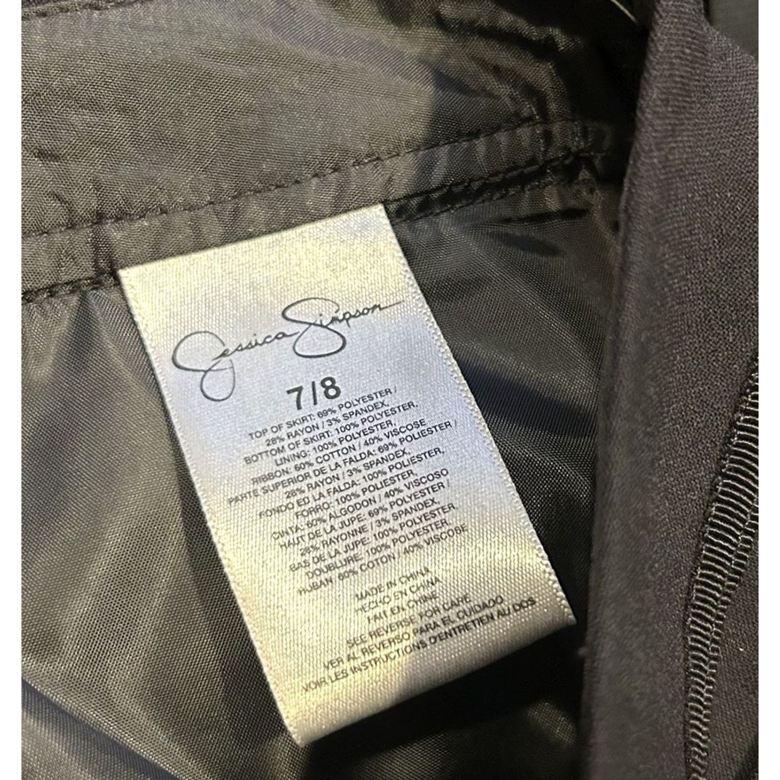 Jessica Simpson Jessica Simpson Mini Skirt Skirt Women 7/8 Black Pleated Zipper Vintage No Size 7/8 Casual Retro Preppy T-35 Size 28" / US 6 / IT 42 - 6 Thumbnail