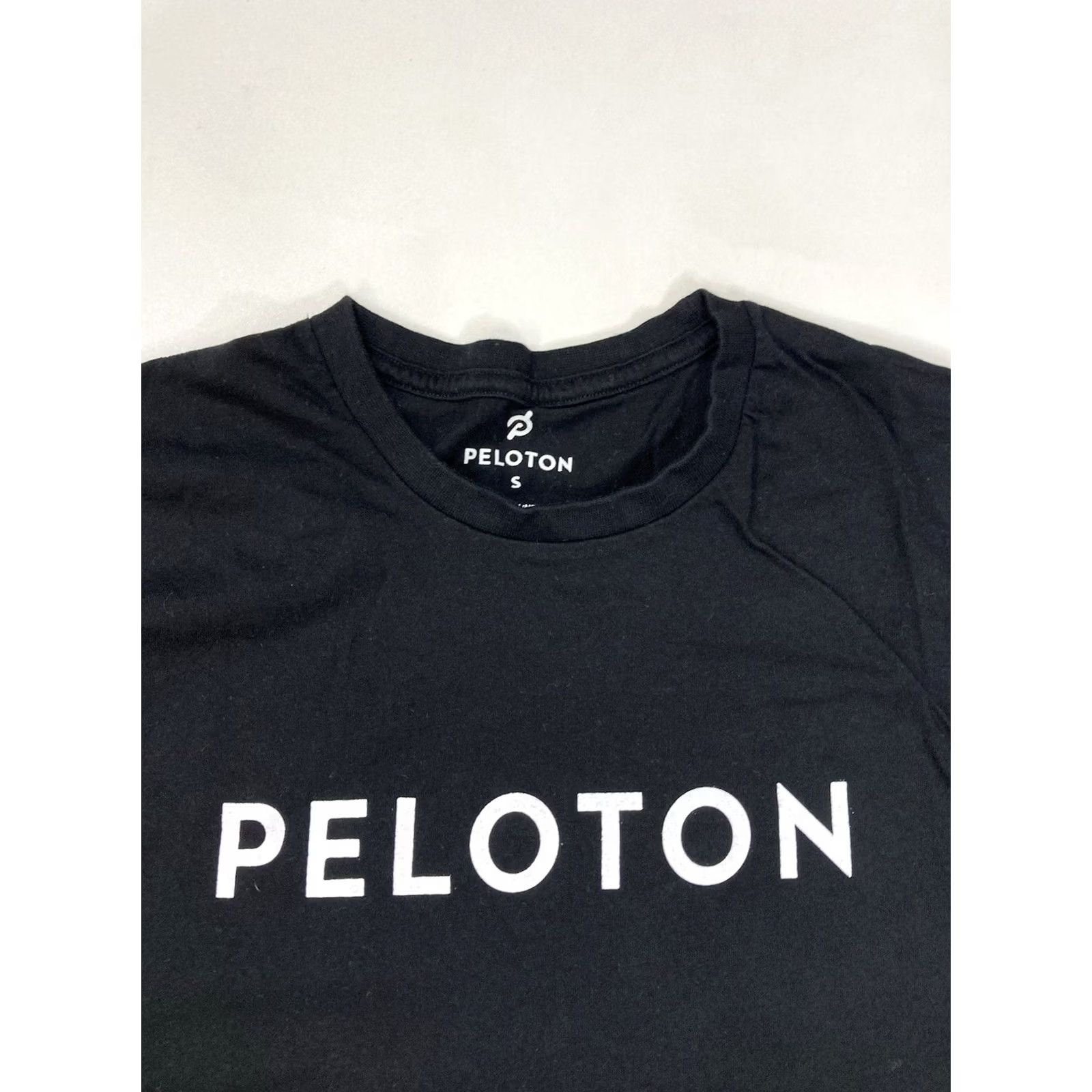 Vintage VINTAGE Peloton Graphic T-shirt Women Small Black Short Sleeve Music Size S / US 4 / IT 40 - 2 Thumbnail