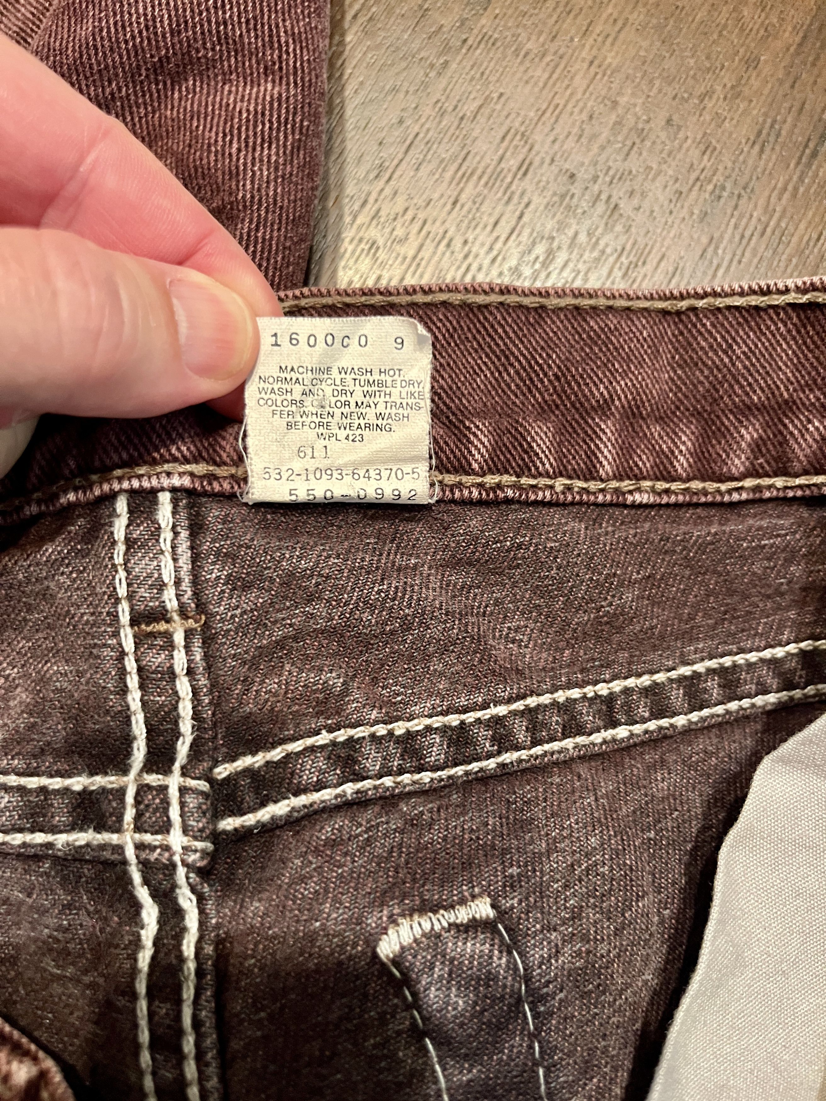 Levi's Vintage Clothing Vintage 1993 Levi's 550 Maroon Tapered Jeans Made in USA 33 Size US 33 - 11 Thumbnail