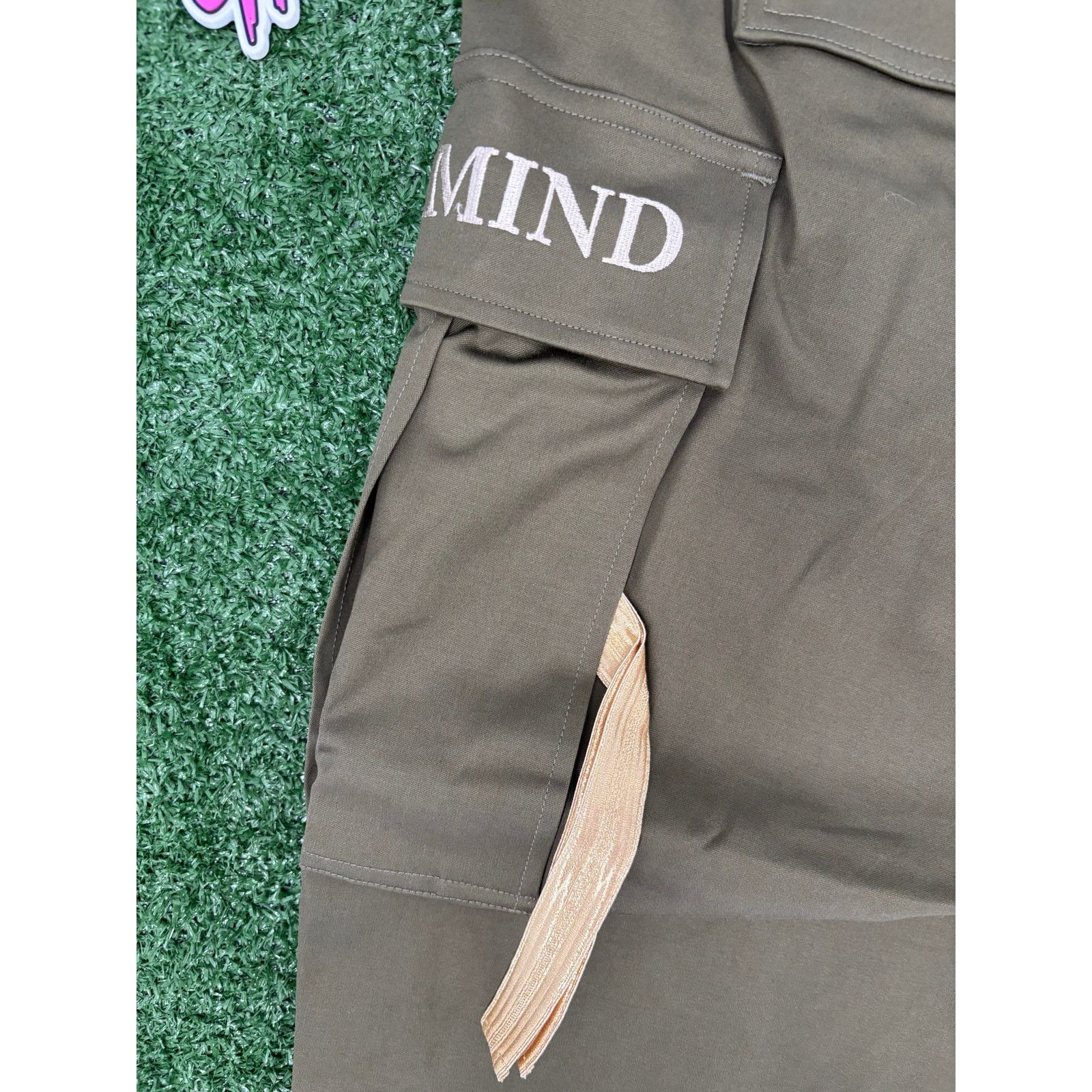 Mastermind Japan Mastermind World Parachute Olive Cargo Pants Size Medium Size US 32 / EU 48 - 4 Thumbnail