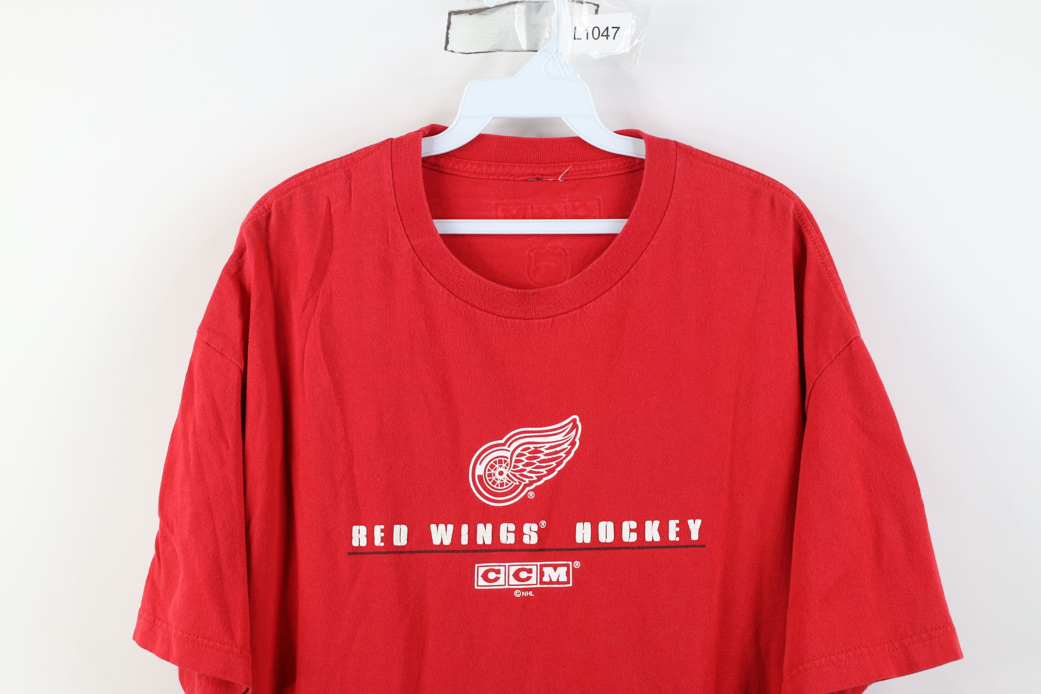 Ccm Vintage 90s CCM Spell Detroit Red Wings Hockey T-Shirt Red Size US XL / EU 56 / 4 - 2 Thumbnail
