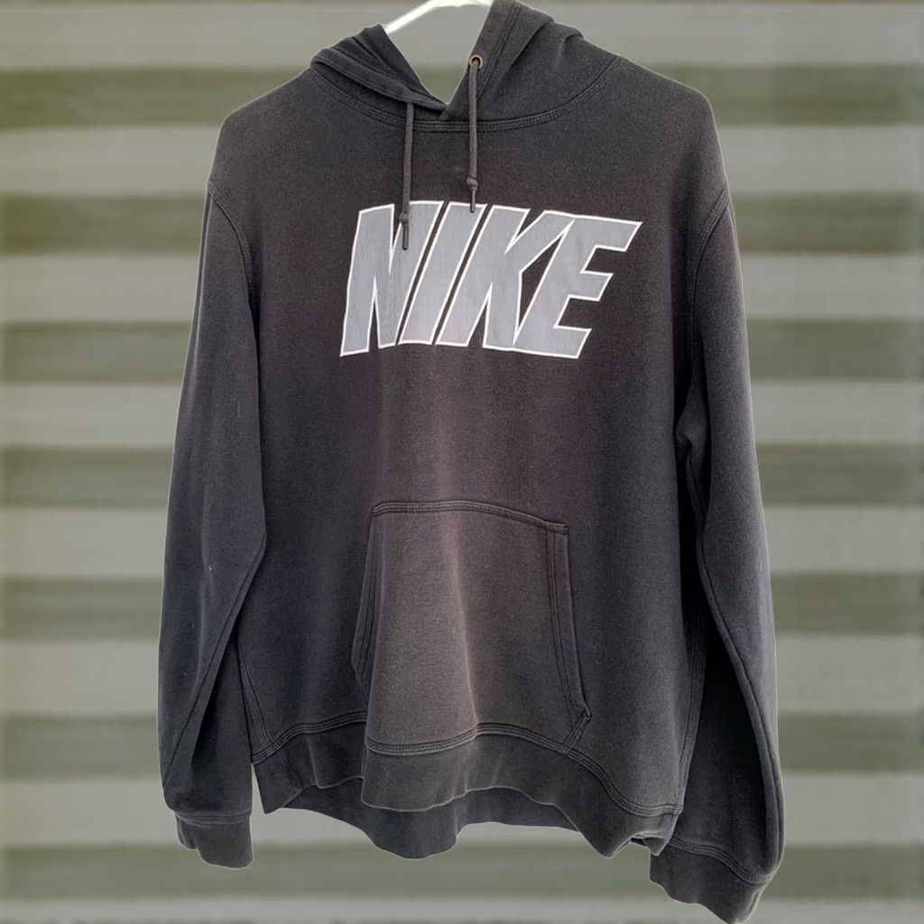 Nike VINTAGE Nike Embroidered Hoodie Mens Black Gray Cotton Polyester Size L Regular Pullover Hoodie Size US L / EU 52-54 / 3 - 1 Thumbnail