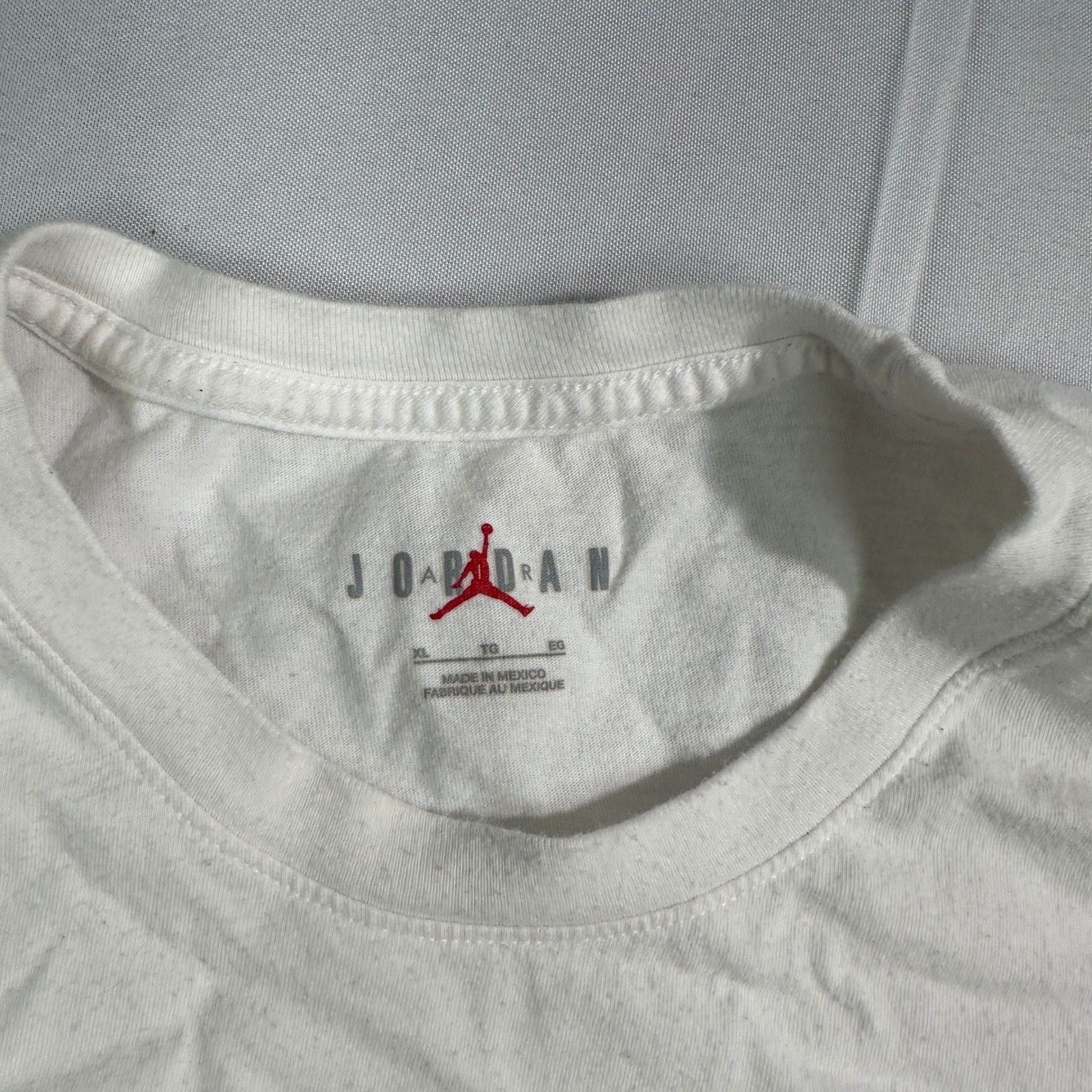 Jordan Brand Nike Jordan T-Shirt Men's XL White Air Jordan 1 Sneaker Size US XL / EU 56 / 4 - 3 Thumbnail