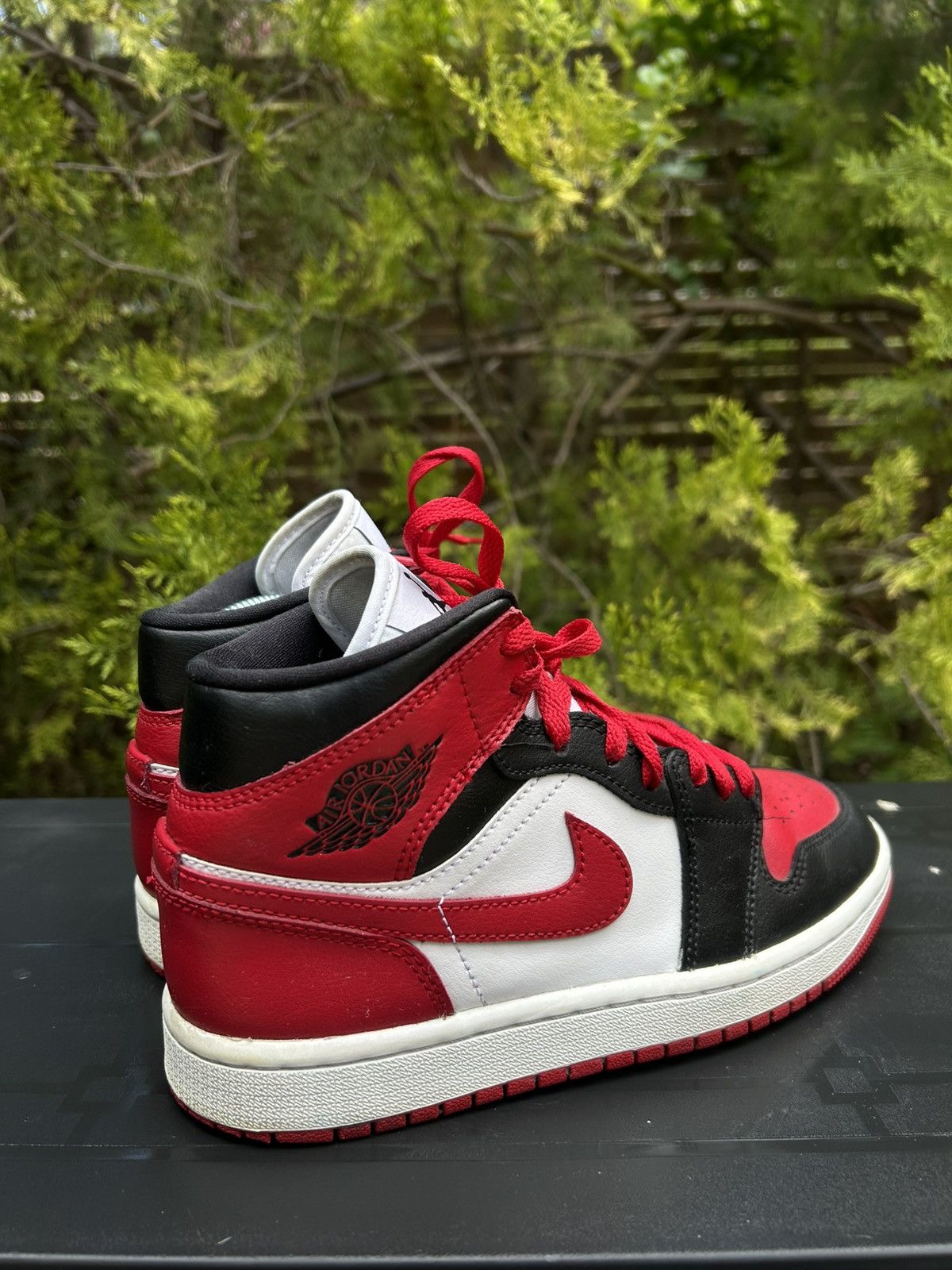 Jordan Brand Jordan 1 Mid "White Red Black" Women Size Us 5 Uk 4 Size US 6.5 / IT 36.5 - 3 Thumbnail