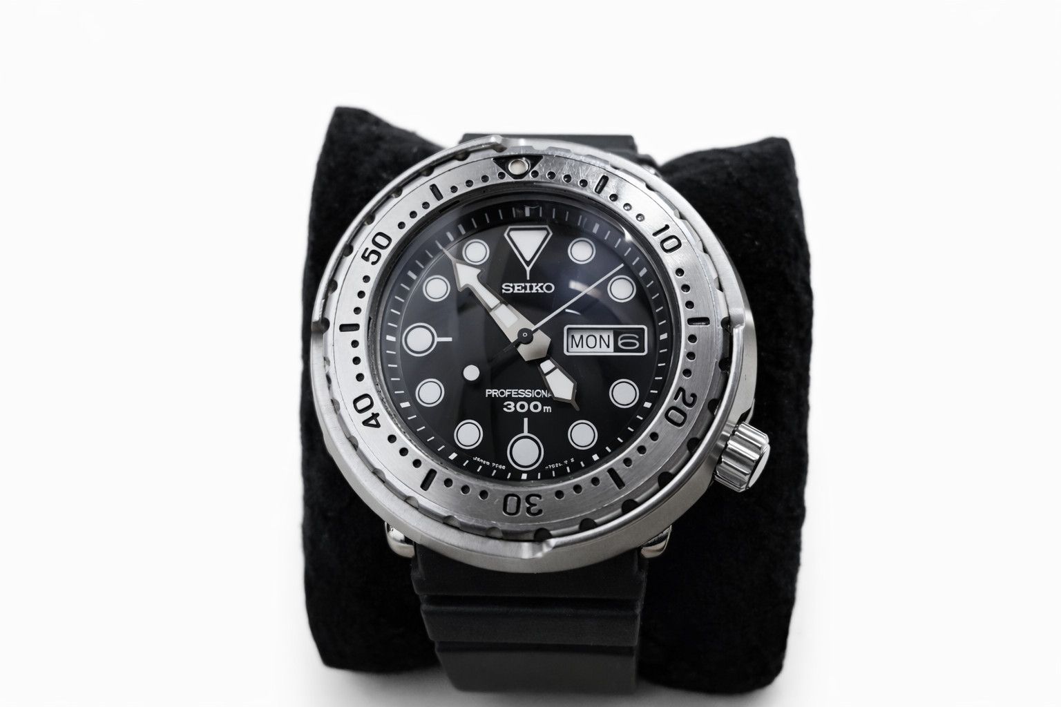 Seiko Vintage 80-90 Seiko Professional 300m 7C46-7010 Tuna Diver Size ONE SIZE - 1 Thumbnail