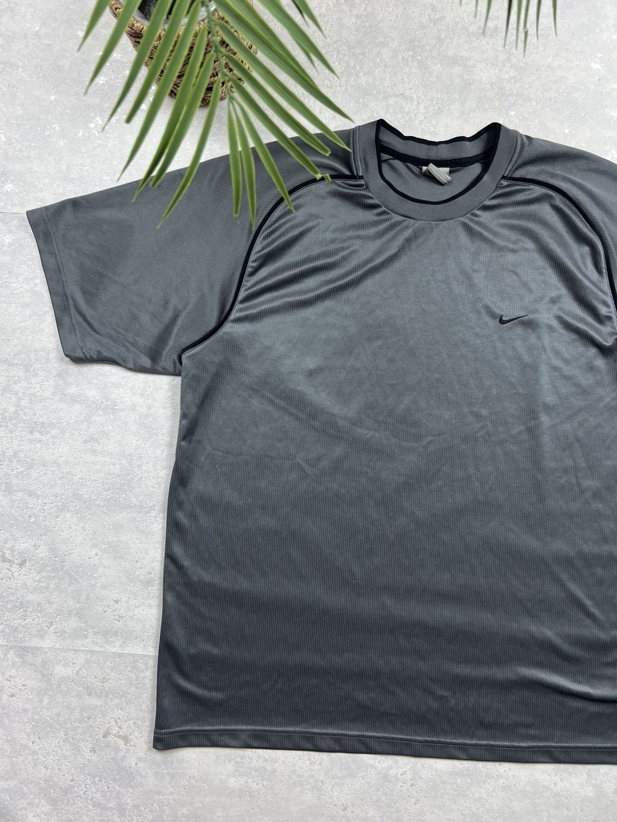 Nike 90s Nike Swoosh Vintage Y2K Oversized Retro Tee T-Shirt Size US XL / EU 56 / 4 - 2 Thumbnail