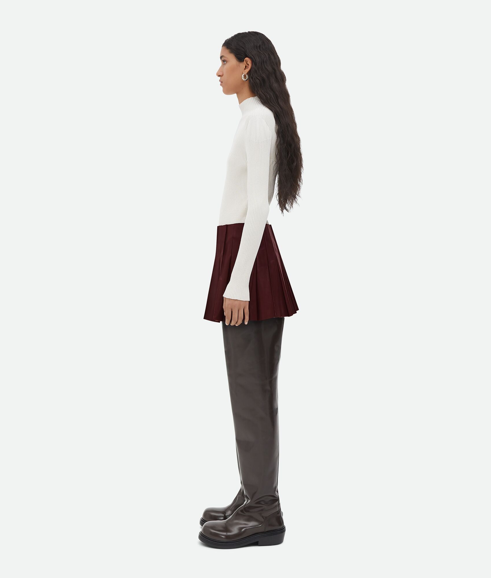 Bottega Veneta o1n1vont0625 Leather Pleated Mini Skirt in Merlot Size 27" / US 4 / IT 40 - 2 Thumbnail