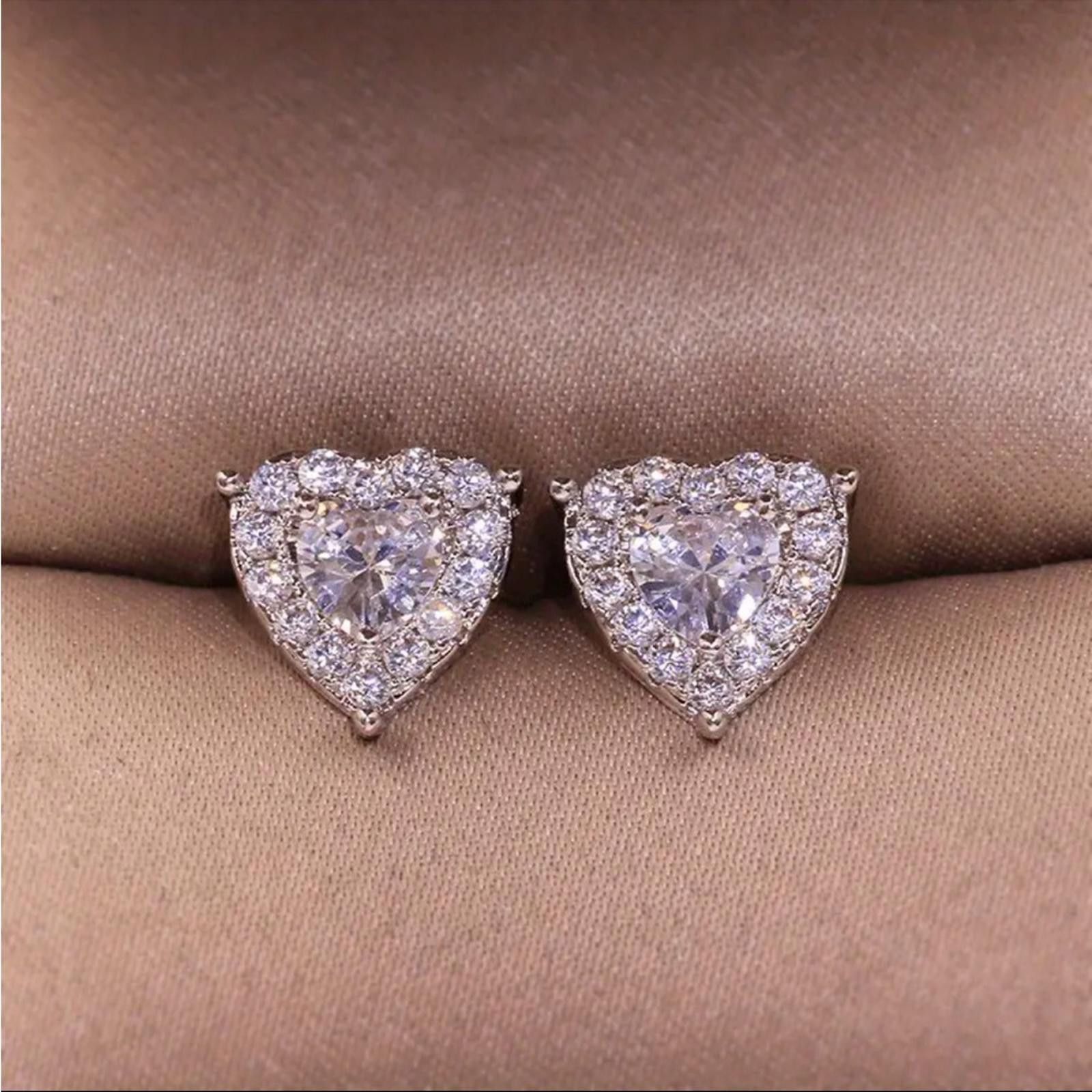 Designer Heart Shape Crystal CZ Stud Earrings NWT Size ONE SIZE - 2 Thumbnail