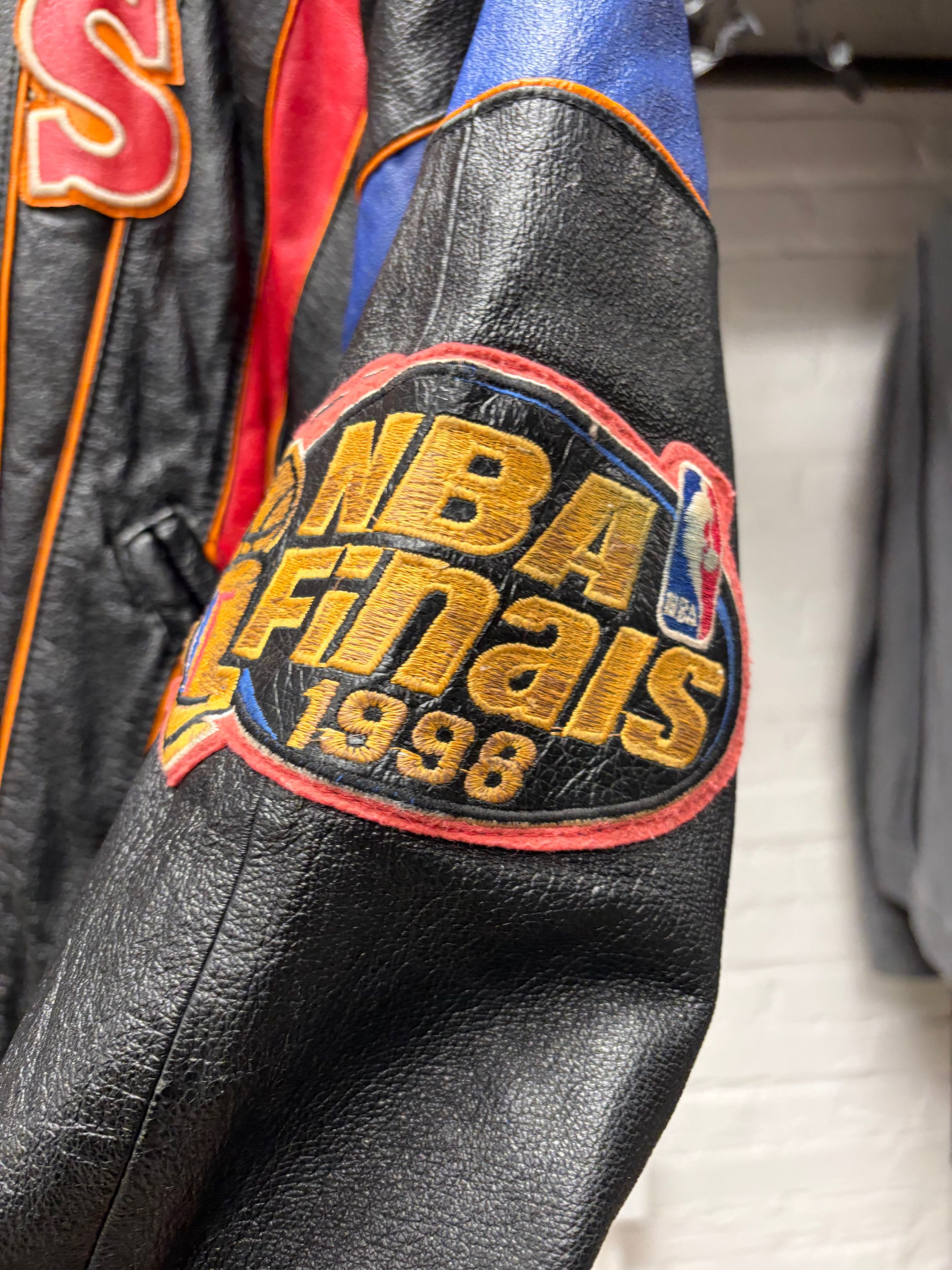 Jeff Hamilton 1998 Jeff Hamilton ‘Chicago Bulls’ Leather Championship Jacket Size US L / EU 52-54 / 3 - 2 Thumbnail
