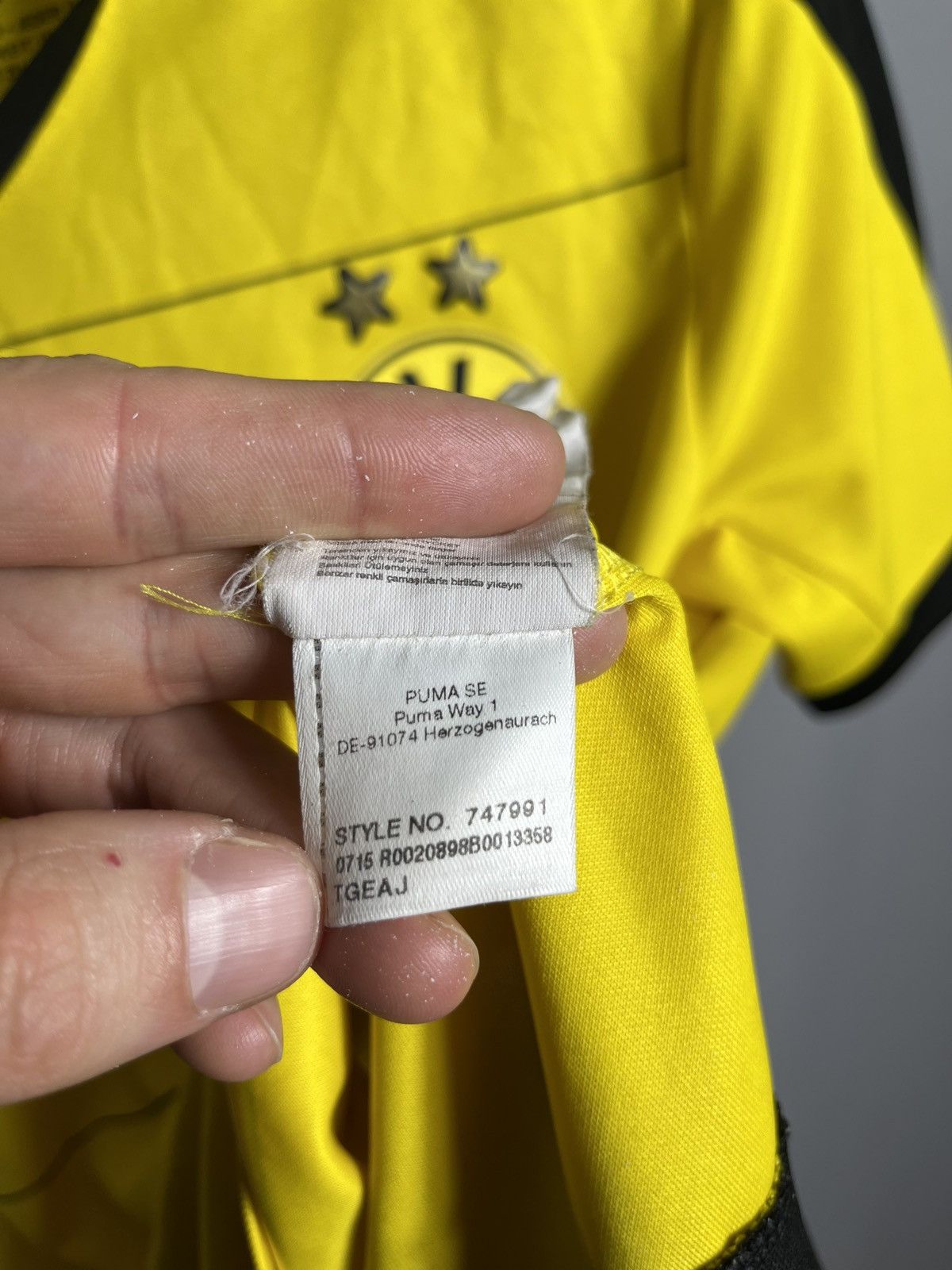 Puma BORUSSIA DORTMUND 2015 2016 HOME FOOTBALL SHIRT JERSEY PUMA Size US S / EU 44-46 / 1 - 10 Thumbnail