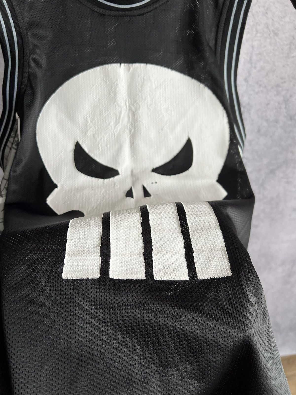 Marvel Comics Crazy Y2K 2012 Marvel Comics Skulls Sleeveless Tee Tank Top Size US M / EU 48-50 / 2 - 8 Thumbnail