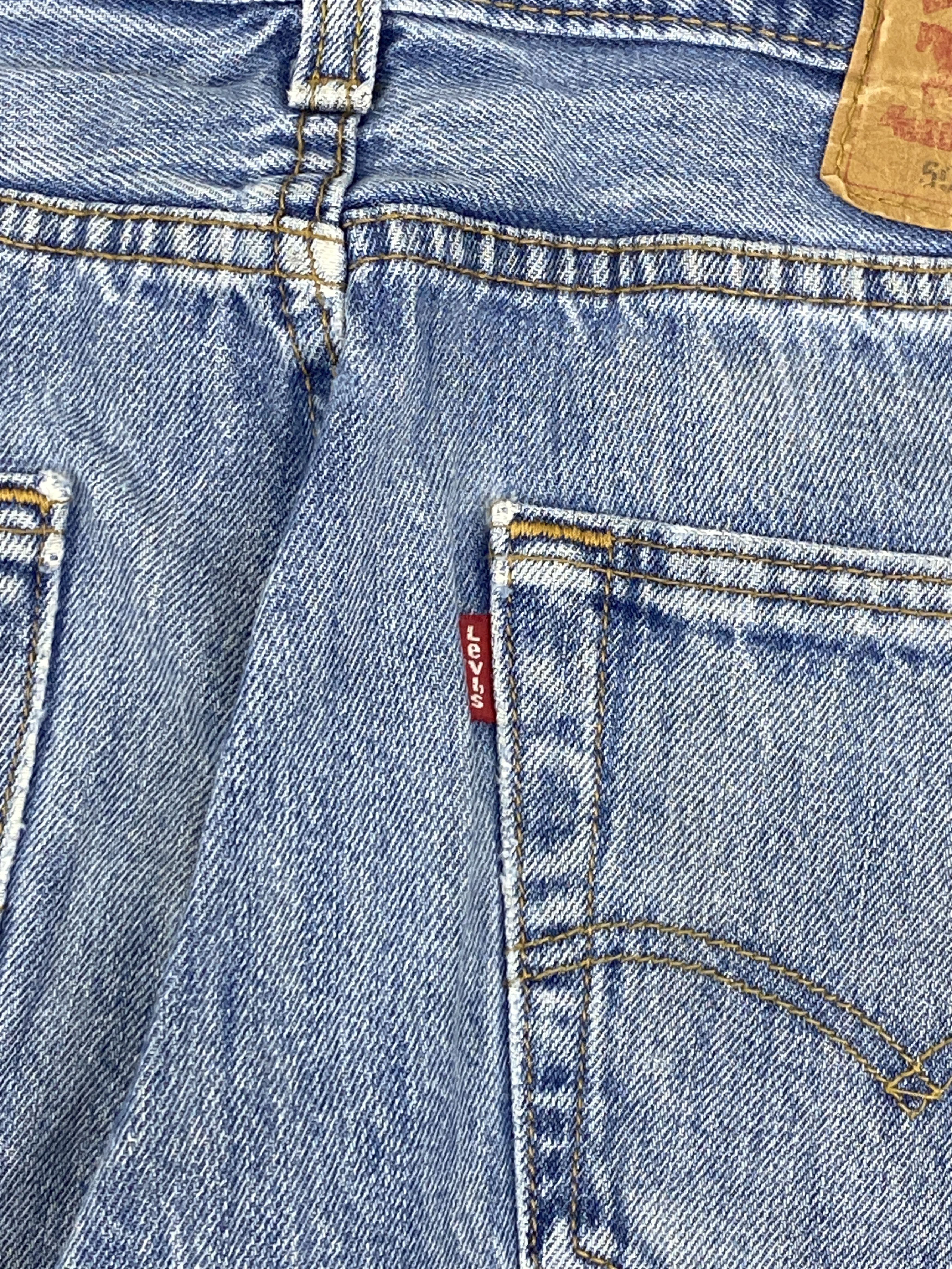 Levi's Vintage Levis 501 Light Wash Denim Jeans DP2731 Size US 31 - 6 Thumbnail