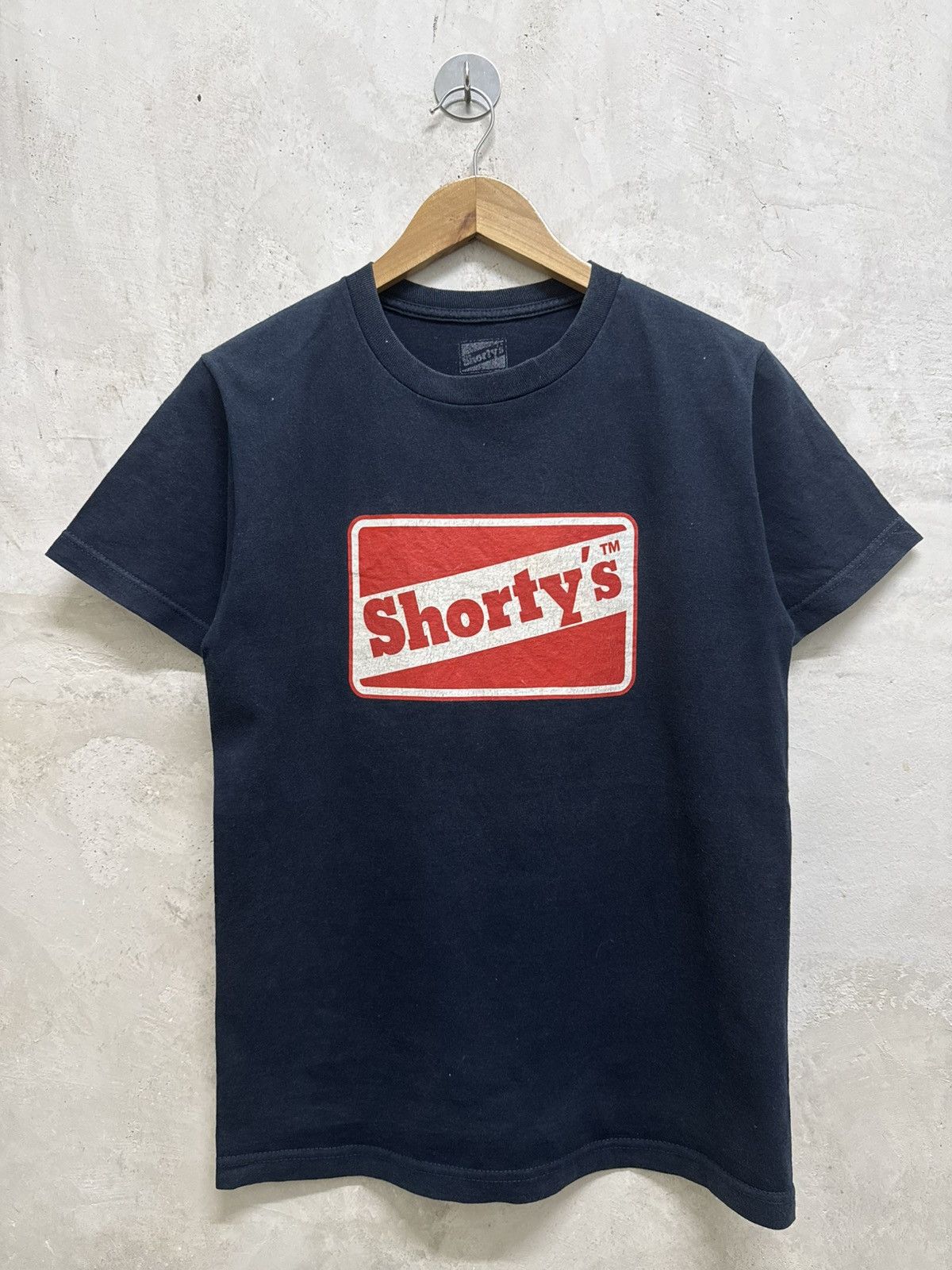 Shorty's Skateboards 2000s Shorty’s Skateboards Big Logo Tees Size US S / EU 44-46 / 1 - 1 Thumbnail