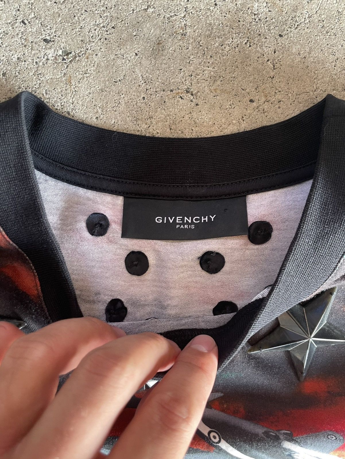 Givenchy Rare Tischi Givenchy Red Air Plane T-shirt Size US L / EU 52-54 / 3 - 8 Thumbnail