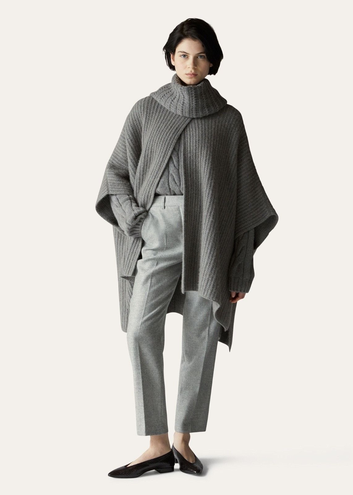 Loro Piana o1srvl11e0824 Size: OS / Waipara Cashmere Cape in Grey Size ONE SIZE - 7 Thumbnail
