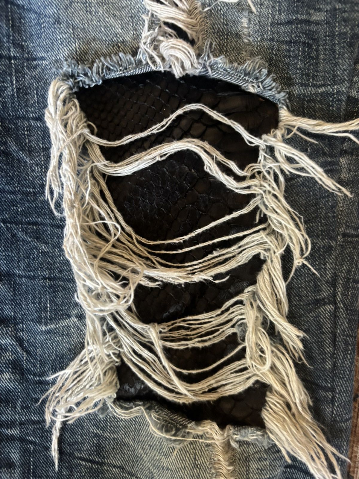 GOA GOA DISTRESSED FLARED JEANS Size US 29 - 3 Thumbnail