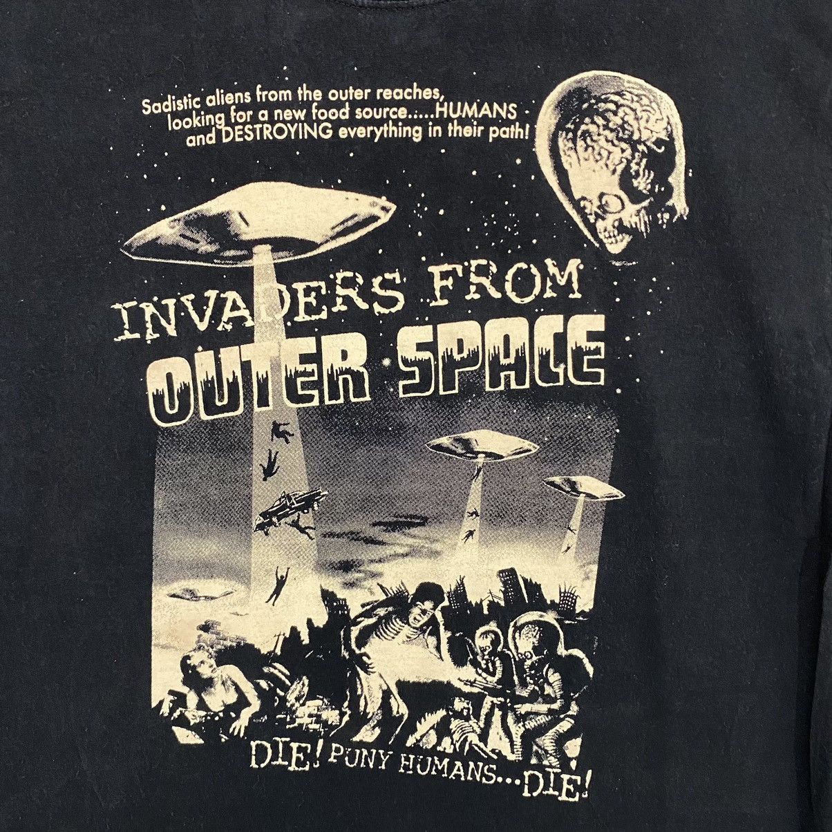 Vintage VINTAGE ‼️ INVADERS FROM OUTER SPACE Size US L / EU 52-54 / 3 - 2 Thumbnail