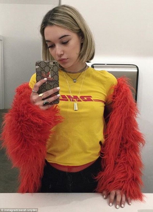 Vetements SS16 DHL T-Shirt - OG Size US XL / EU 56 / 4 - 11 Thumbnail