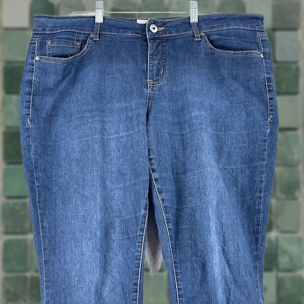 Torrid Torrid Jeans Denim Skinny Leg Blue Mid Rise Size 16 Womens Regular Stretch 5-Pocket Casual Medium Wash Vintage: No Size 38" / US 16 / IT 52 - 1 Thumbnail