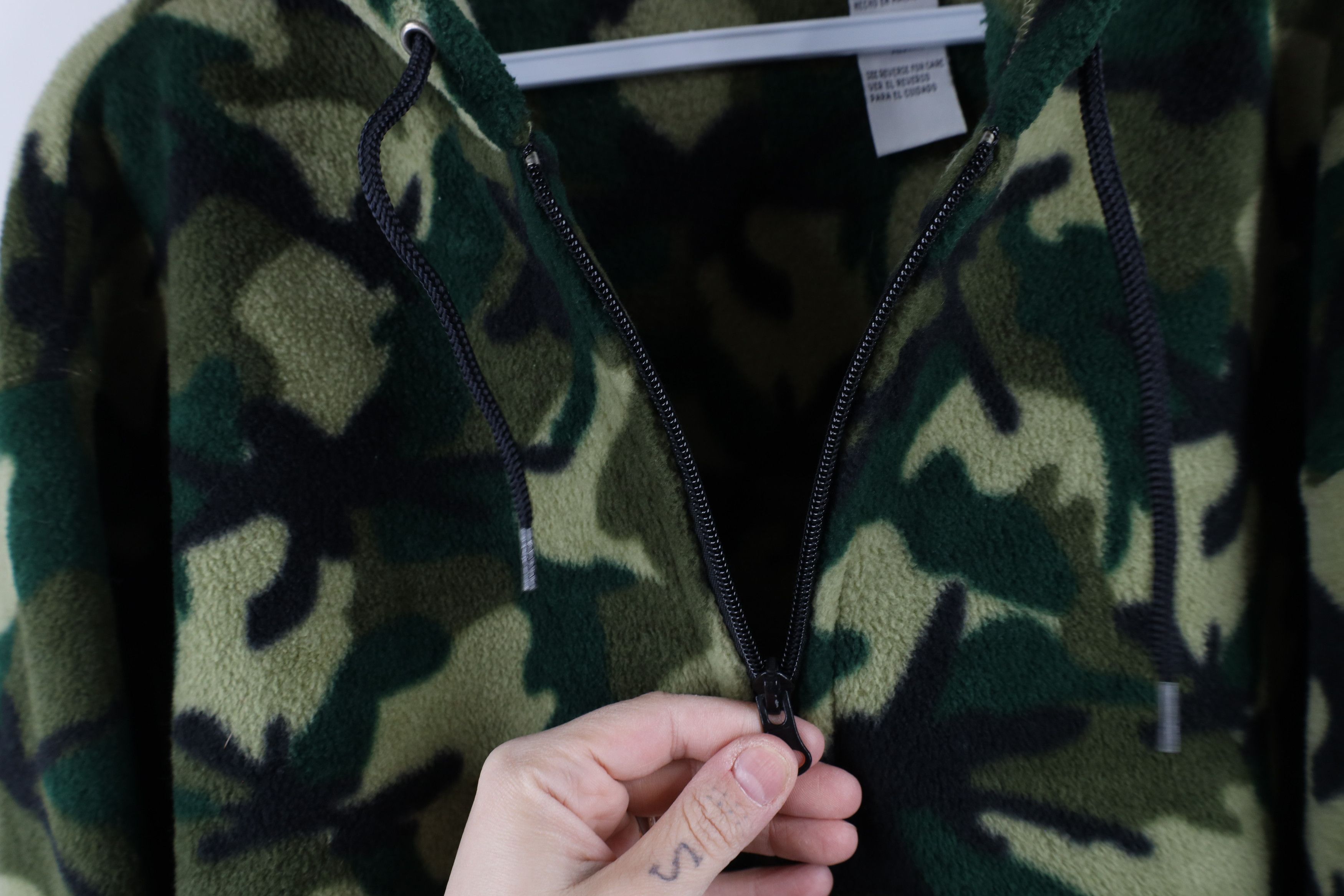 Vintage Vintage 90s Y2K Streetwear Camouflage Half Zip Fleece Hoodie Size US M / EU 48-50 / 2 - 7 Thumbnail