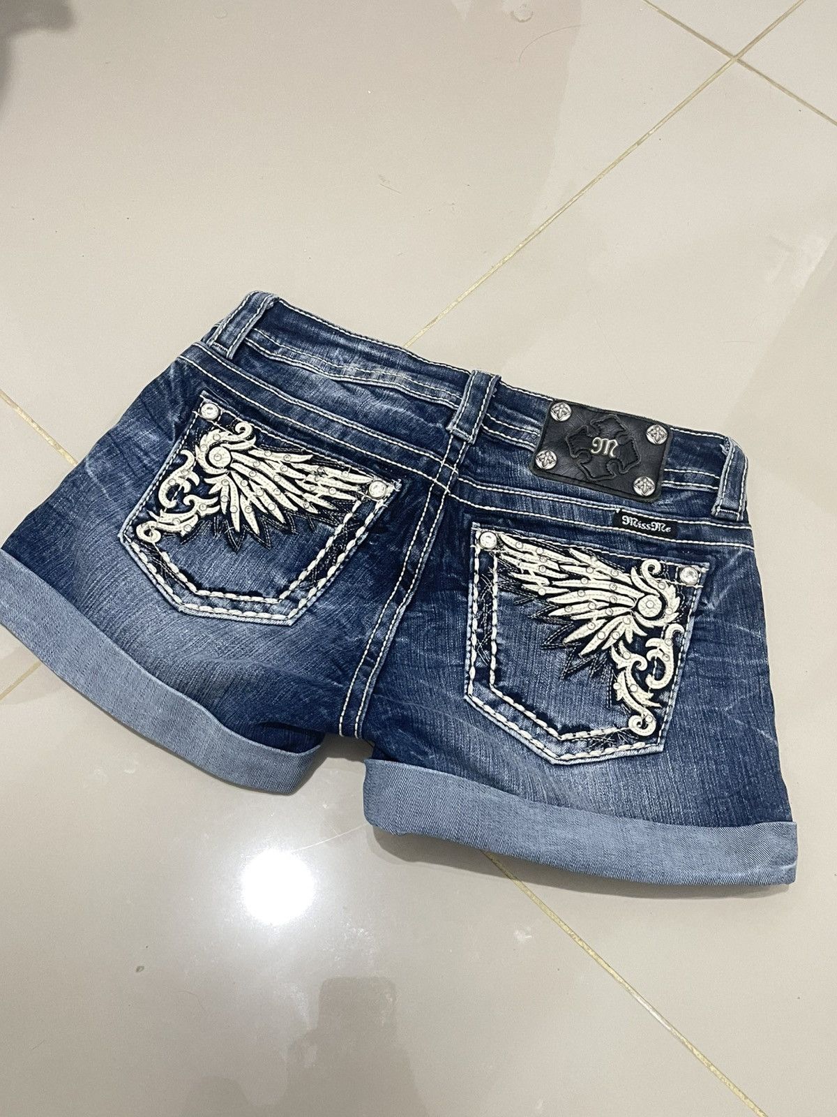 Miss Me Size 26 Miss Me Mid Rise Shorts Size 26" / US 2 / IT 38 - 2 Thumbnail