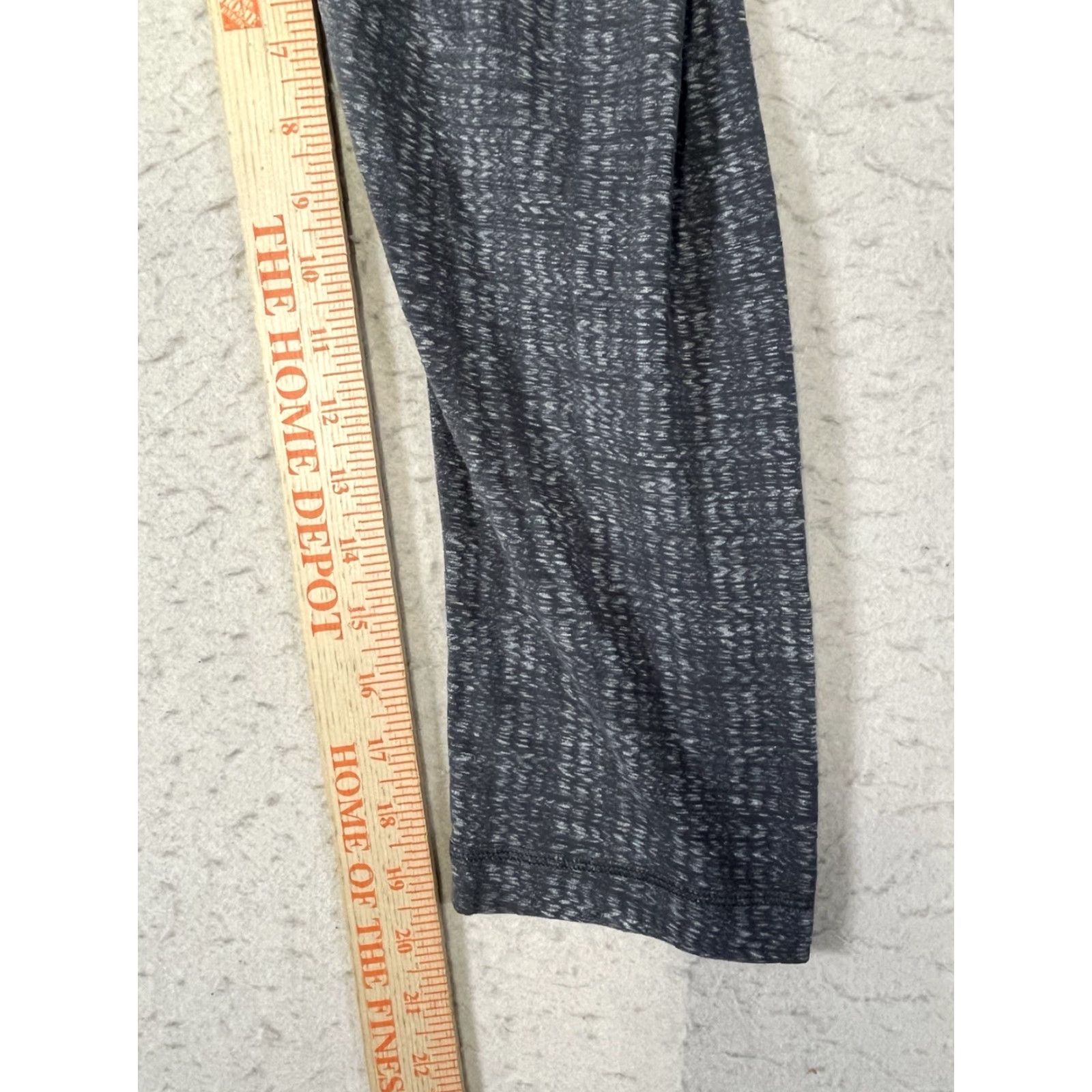 Lululemon Lululemon Leggings Cropped Women M Gray Ziggy Print Activewear Yoga Size M Size 32" / US 10 / IT 46 - 5 Thumbnail