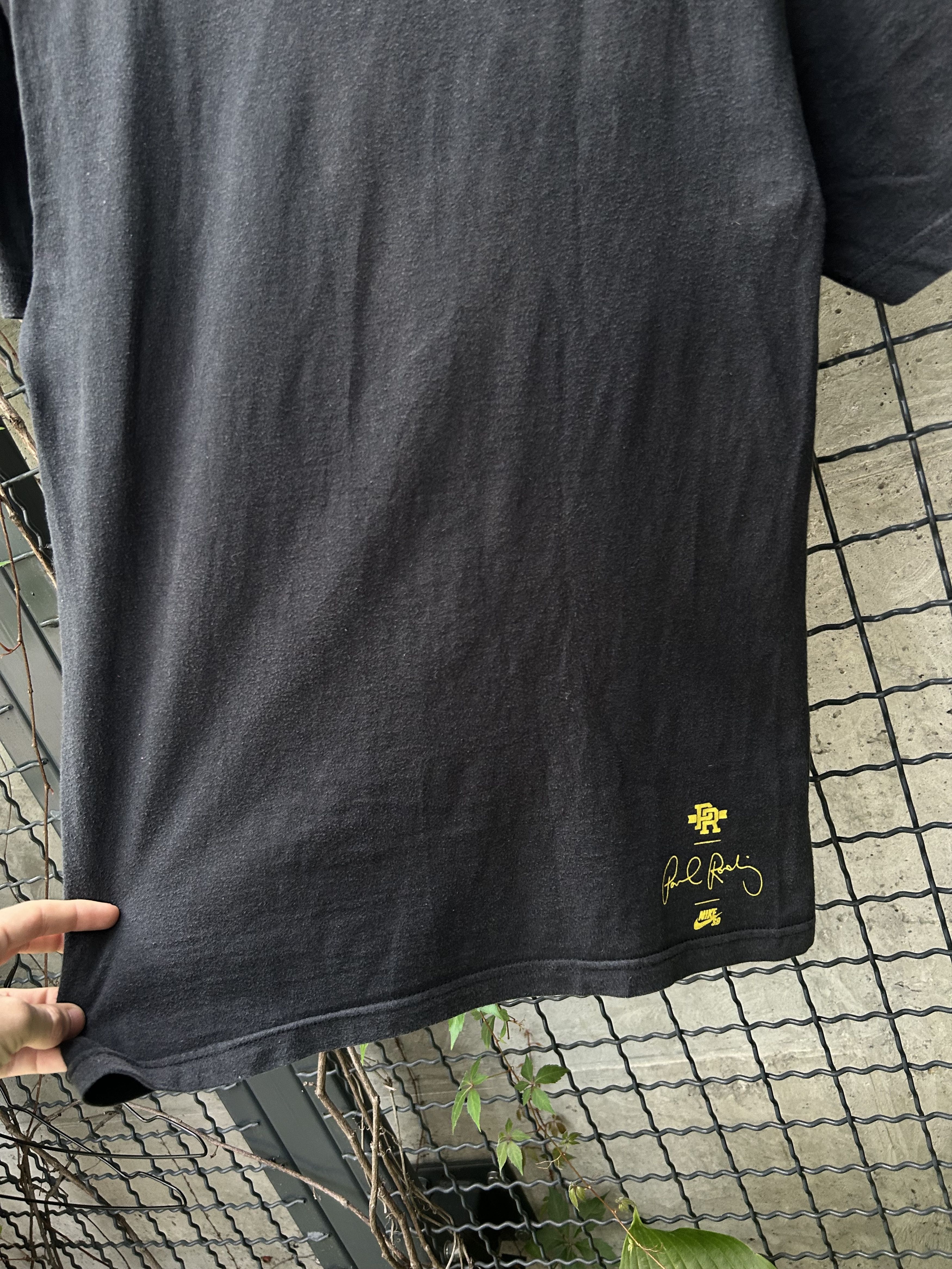 Nike Vintage 2000s Nike SB Paul Rodriguez Skateboaring T-shirt Size US S / EU 44-46 / 1 - 9 Thumbnail