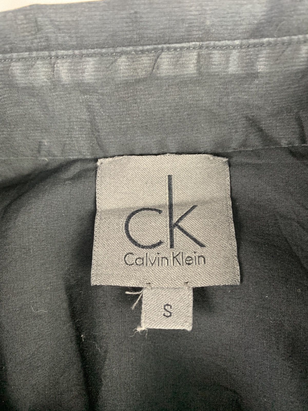 Calvin Klein 2000s Calvin Klein Basic Muscle Fitted Half Sleeve Shirt Size US S / EU 44-46 / 1 - 7 Thumbnail