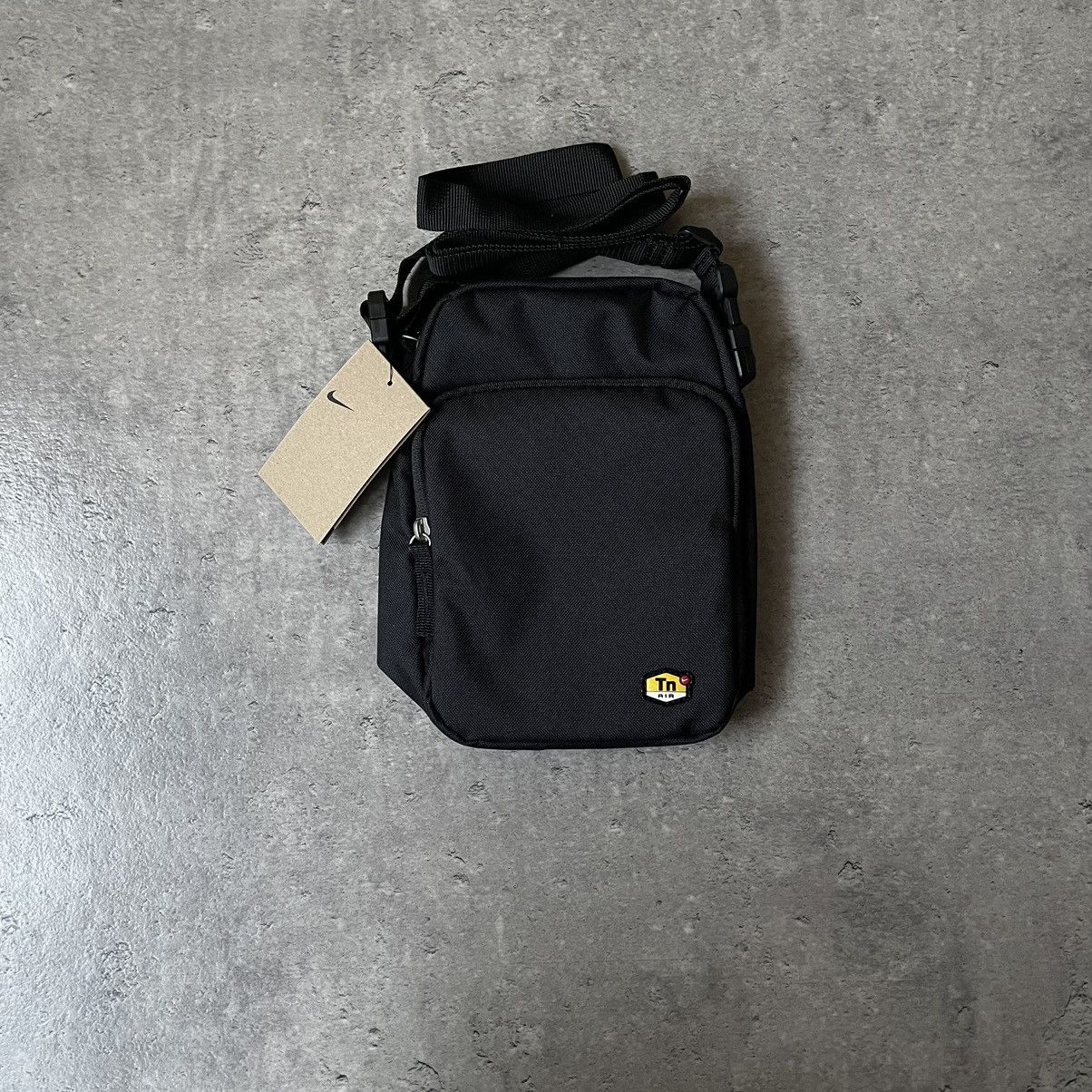 Nike × Vintage NWT Nike Tn Shoulder/Crossbody Messenger Bag Size ONE SIZE - 1 Thumbnail