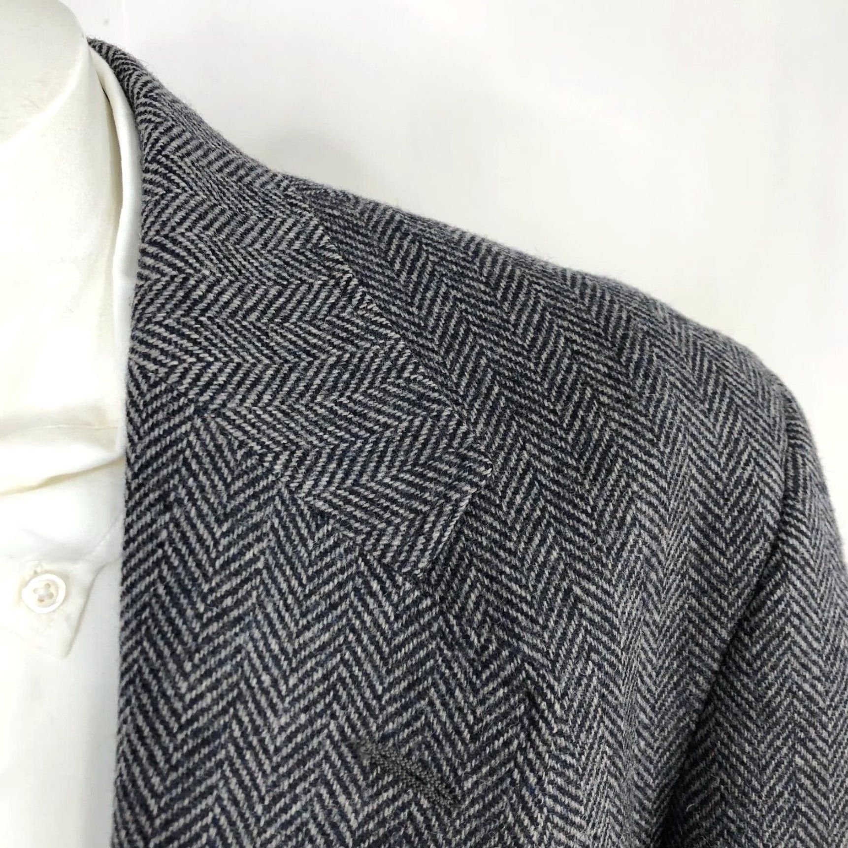 Lands' End Lands' End Sport Coat Jacket Gray Blue Lambswool Herringbone 42R Notch Single-Breasted Wool Men Coat, 2-Button Front, Regular Fit, Dry Clean Only Size US XS / EU 42 / 0 - 2 Thumbnail