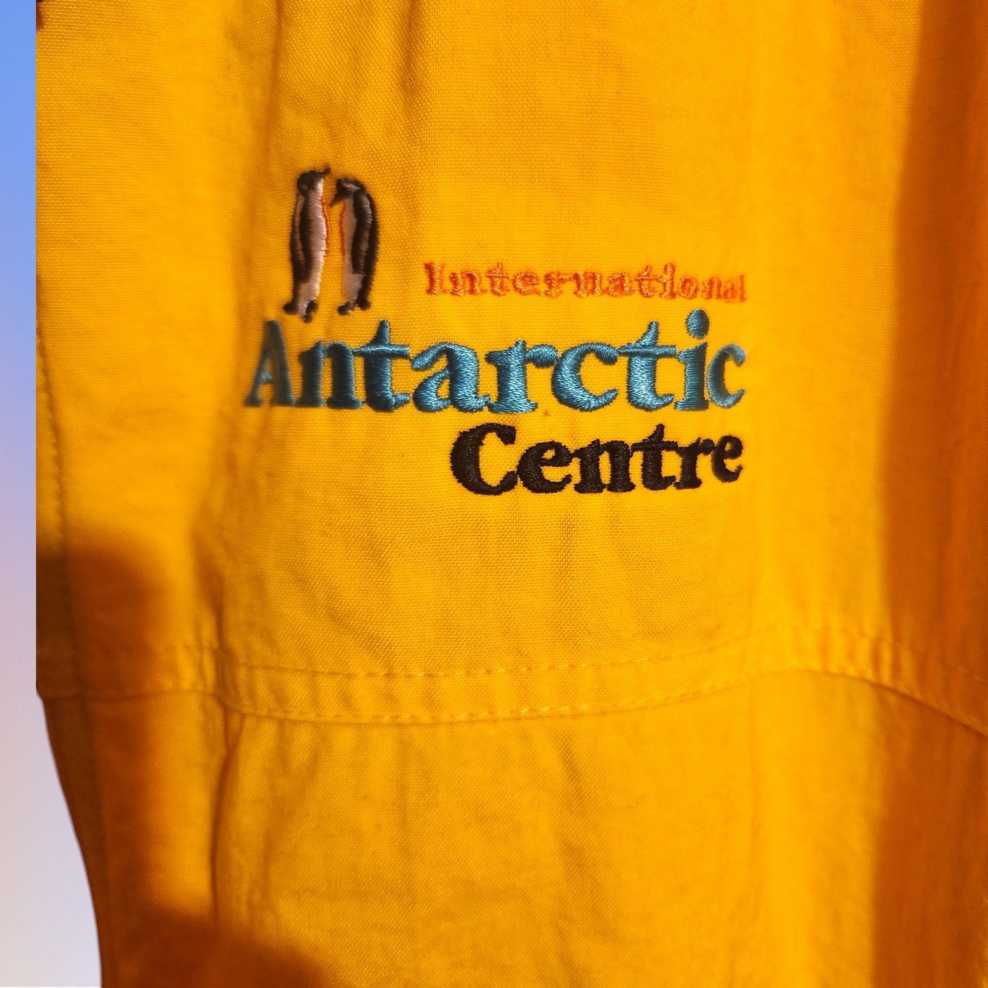 Other International Antarctic Centre Yellow Hooded Jacket Mens Sma Size US S / EU 44-46 / 1 - 3 Thumbnail