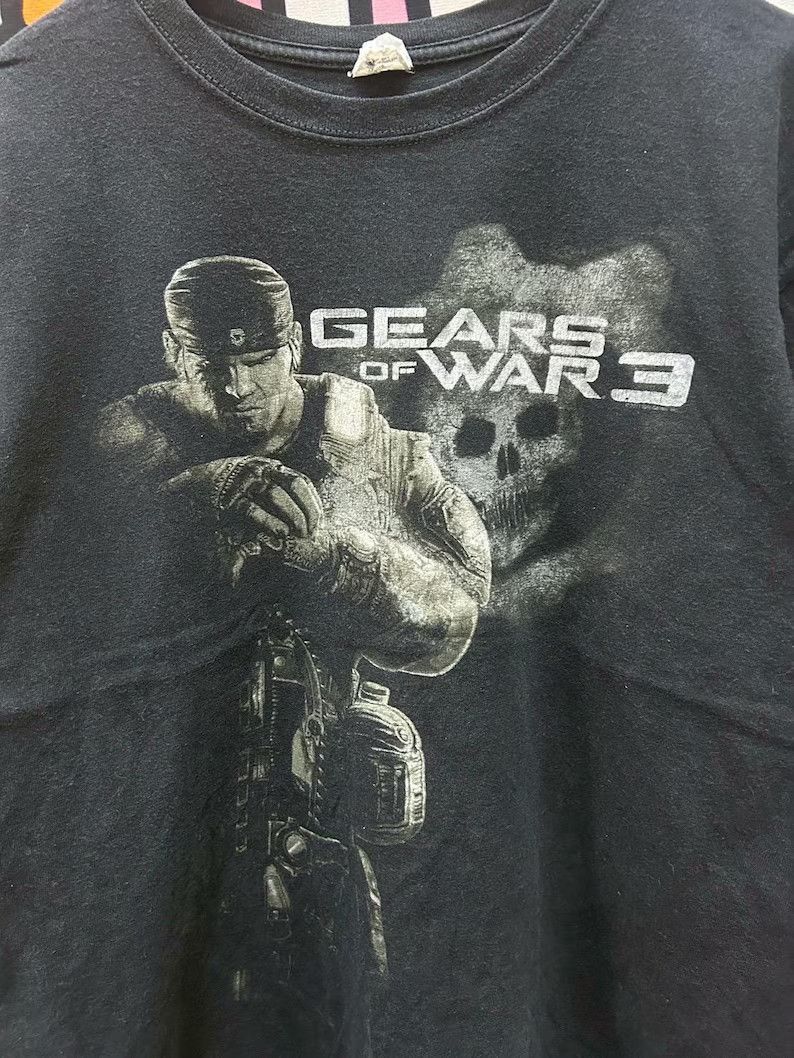 Vintage Vintage 2000s Gears of war tshirt size L Size US L / EU 52-54 / 3 - 3 Thumbnail
