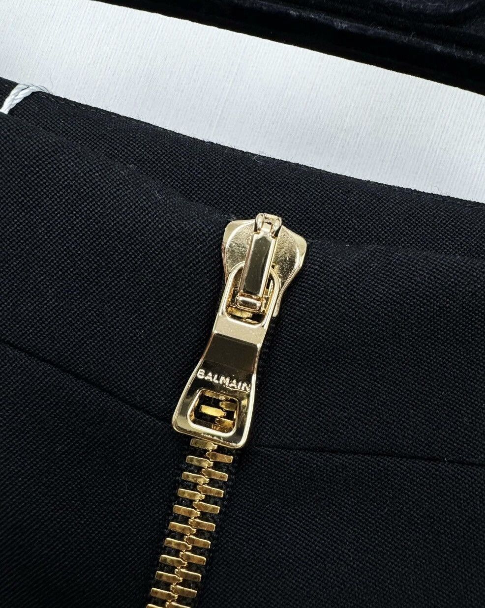 Balmain Balmain brand new skirt Size 34" / US 12 / IT 48 - 3 Thumbnail