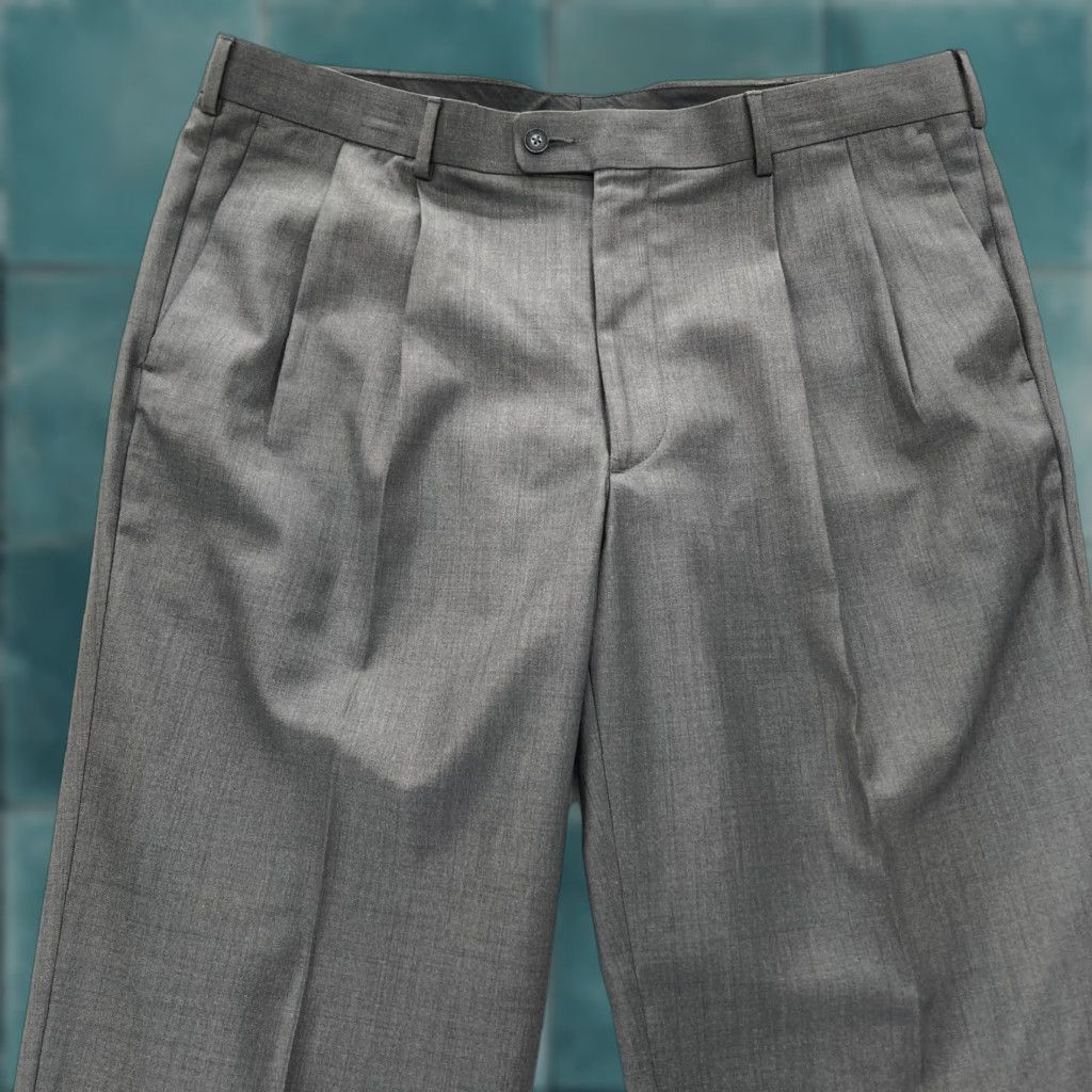 Vintage AXIST No Iron Dress Pants Mens 38x30 Gray Pleated Straight Leg Cuffed Mid Rise Pants Size US 38 / EU 54 - 1 Thumbnail