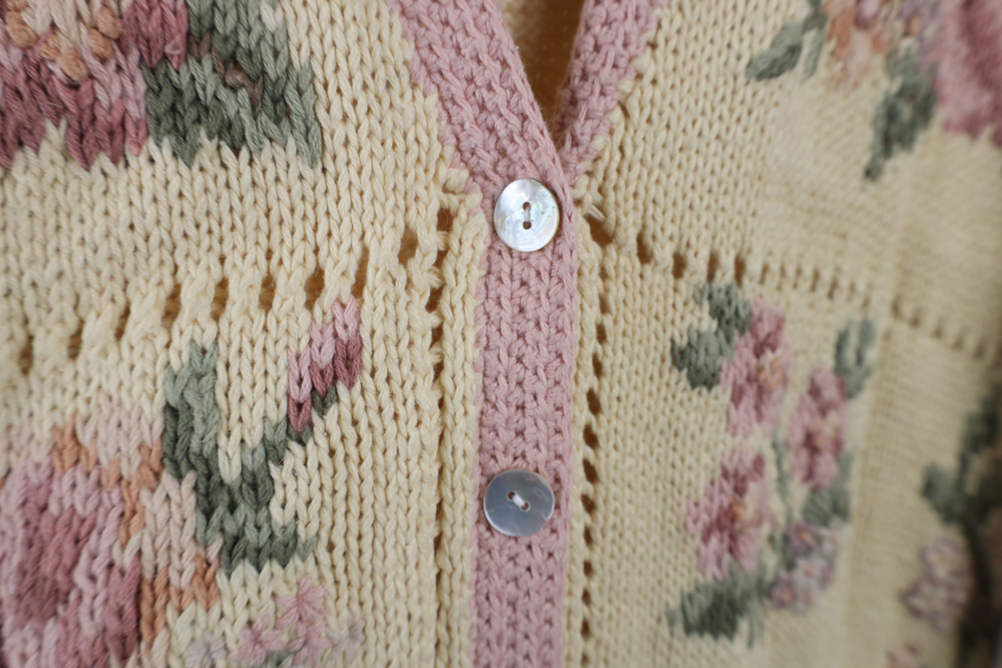 Vintage Vintage 90s Streetwear Flower Floral Button Cardigan Sweater Size XXL / US 16-18 / IT 52-54 - 5 Thumbnail